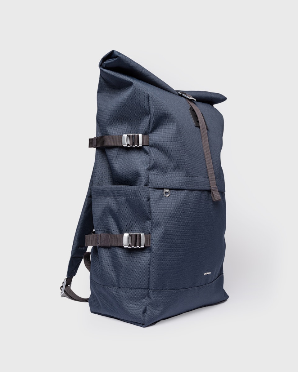Sac à dos 26L en matières recyclées | bleu "icon rolltop backpack l - navy with black leather"