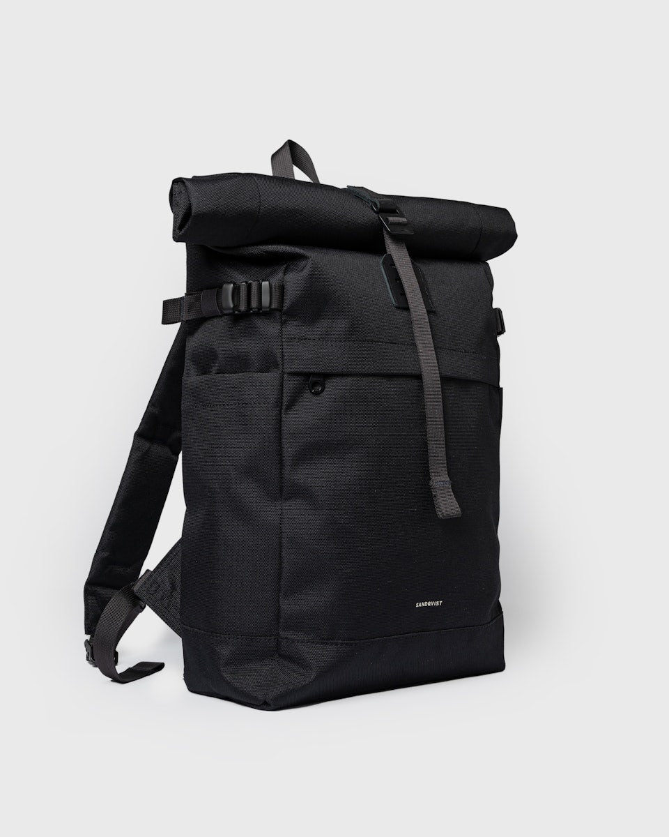 Sac à dos 23L en matière recyclée | noir "icon rolltop backpack m - black/ black with black leather"