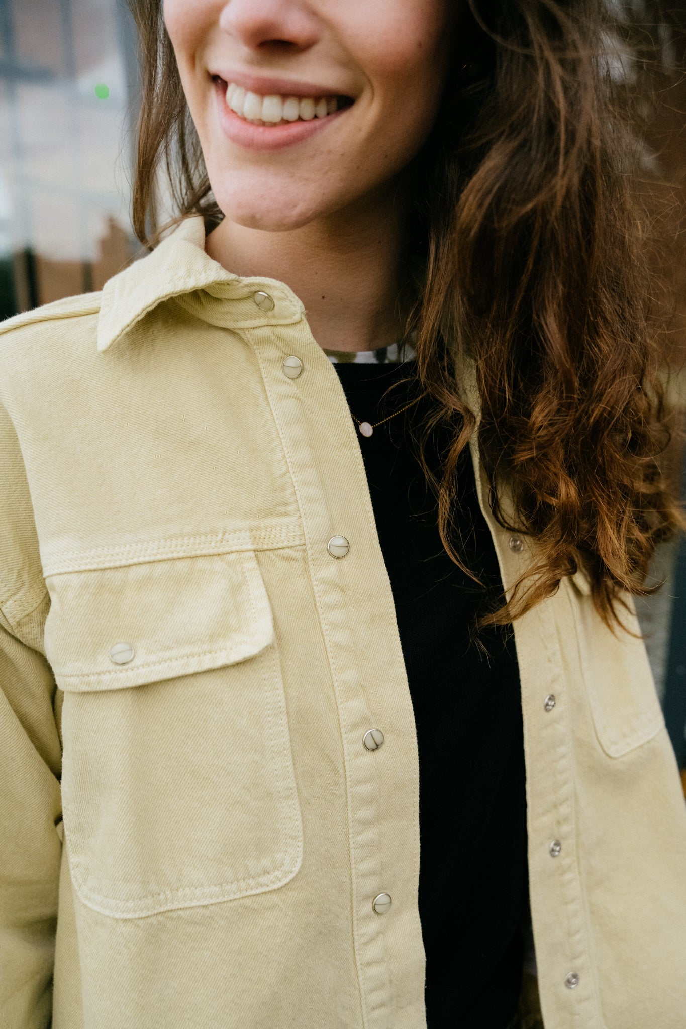 Surchemise en jean vert pâle en coton bio - ellen shirt sage green