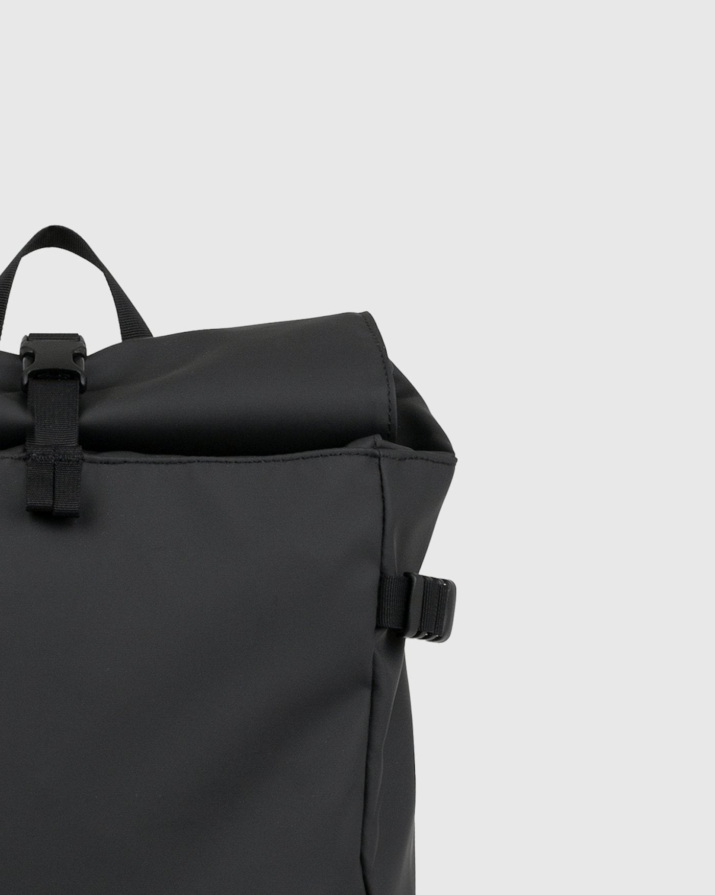 Sac à dos 20L en matière recyclée | noir "stream slim rolltop m - black"