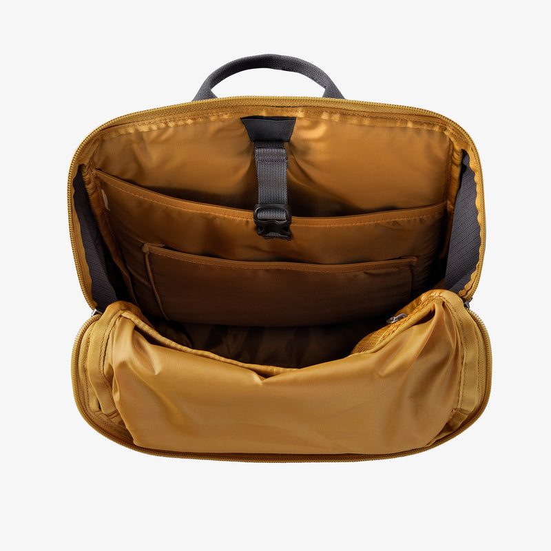 Sac à dos 23L noir en matières recyclées - W's Black Hole Pack 23L black