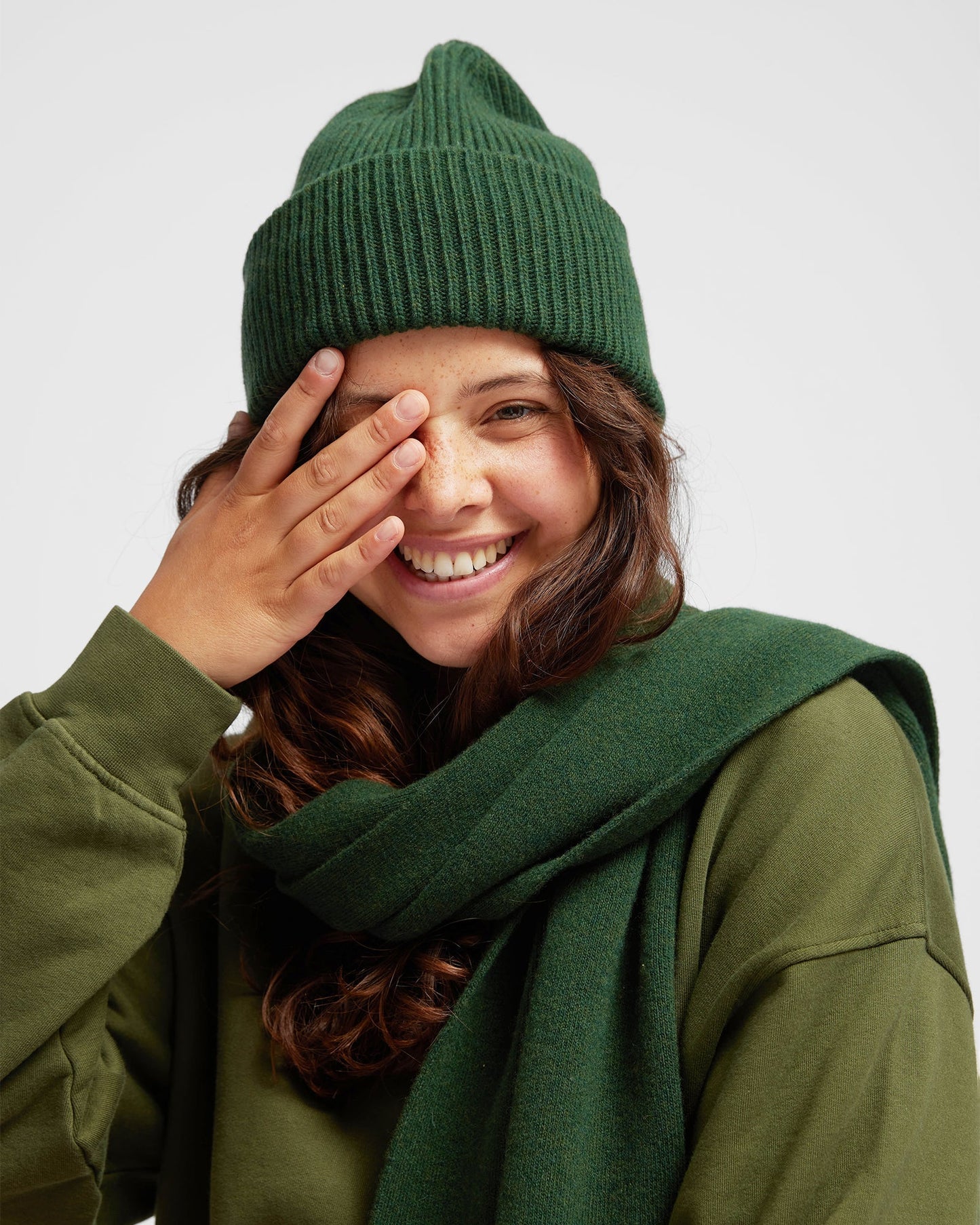Coffret cadeau bonnet/chaussettes en laine mérinos recyclée - emerald green - coffret n°10