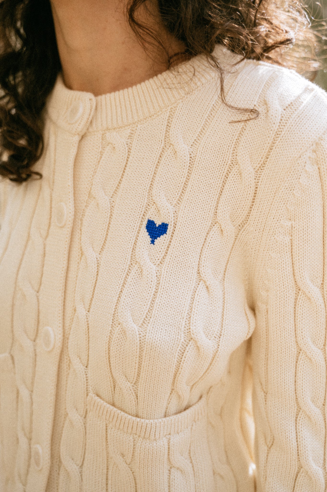 Cardigan à torsades en coton bio | écru "juliaanas oatmilk"
