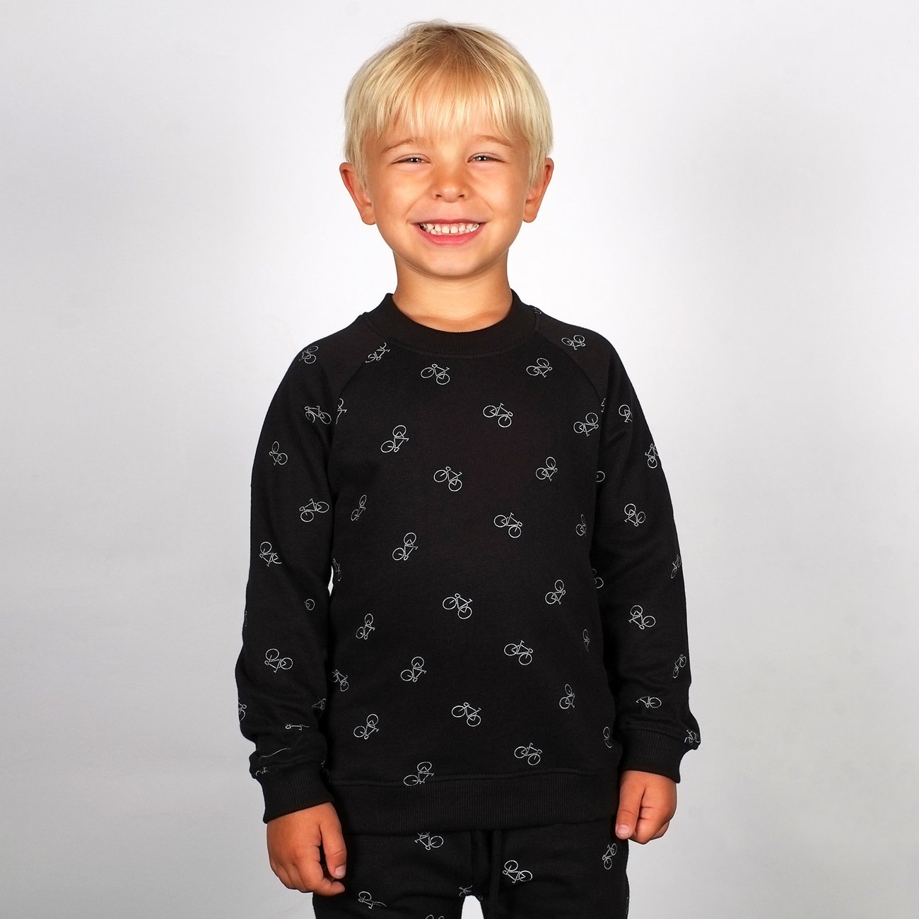 Sweat noir à motifs en coton bio - katthult bike pattern black