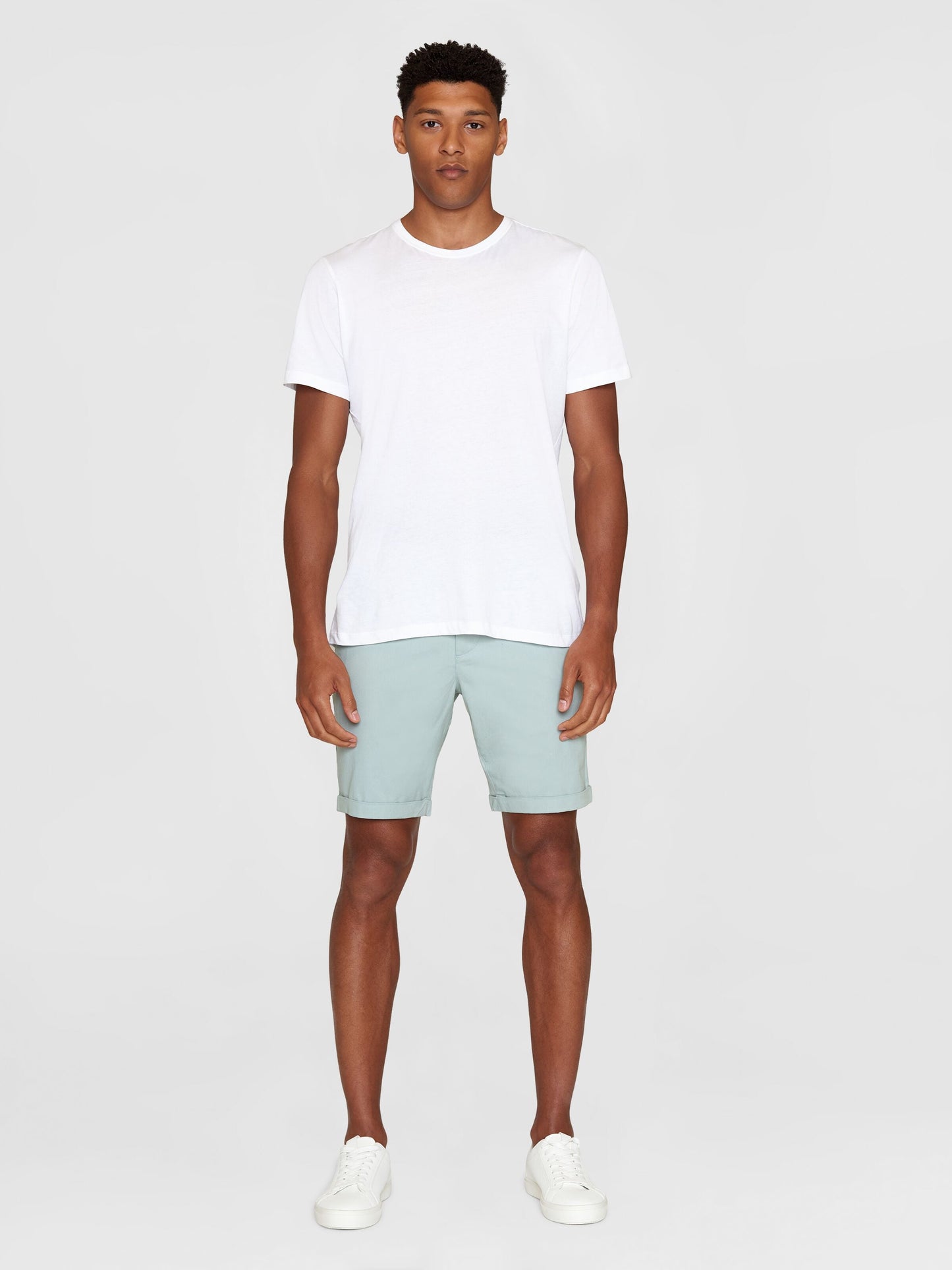 Short chino en coton bio | Bleu clair "chuck regular chino poplin shorts gray mist"
