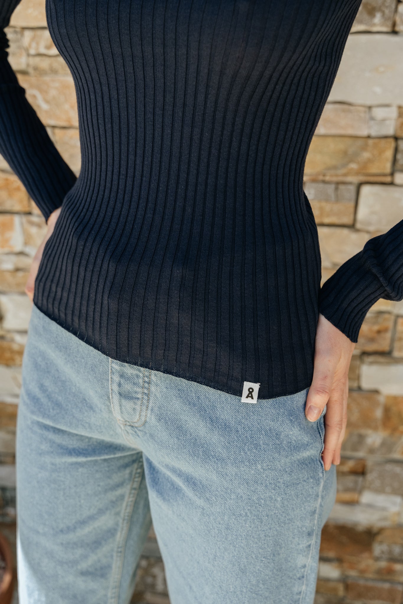Sous-pull côtelé en coton bio | bleu nuit "alaania night sky"