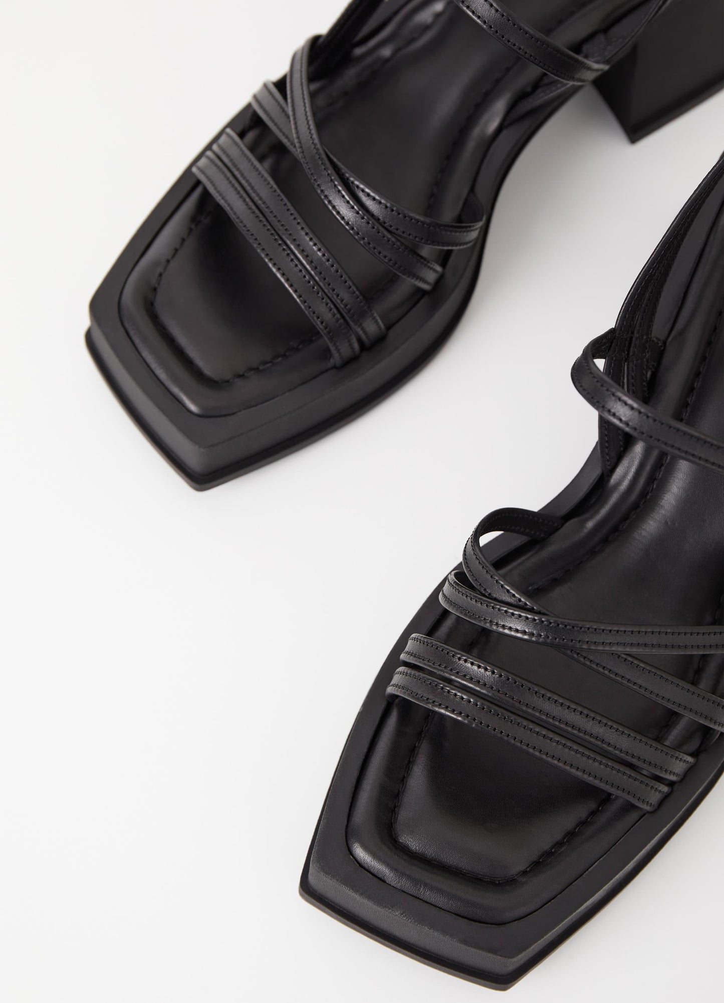 Sandales compensées en cuir certifié | noir "hennie - black"