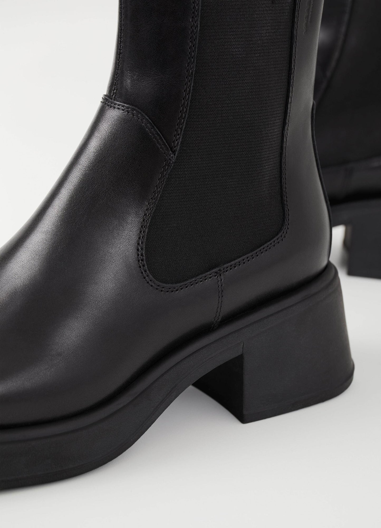 Bottines Chelsea en cuir certifié | Noir 'dorah black'
