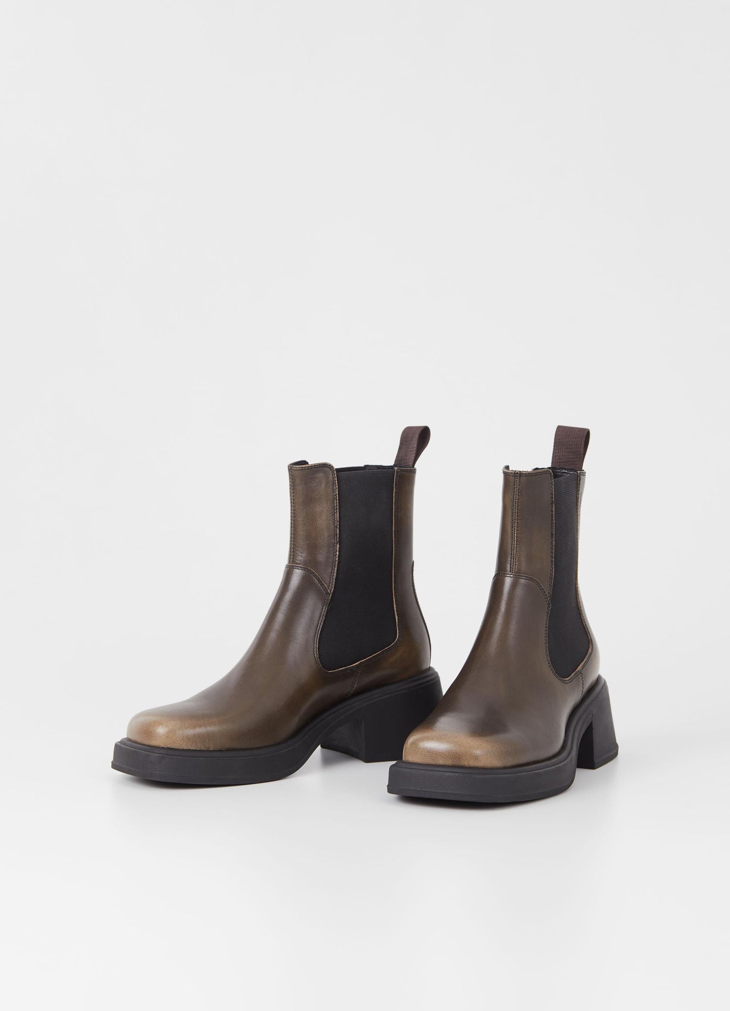 Bottines Chelsea en cuir certifié | Taupe "dorah mud"