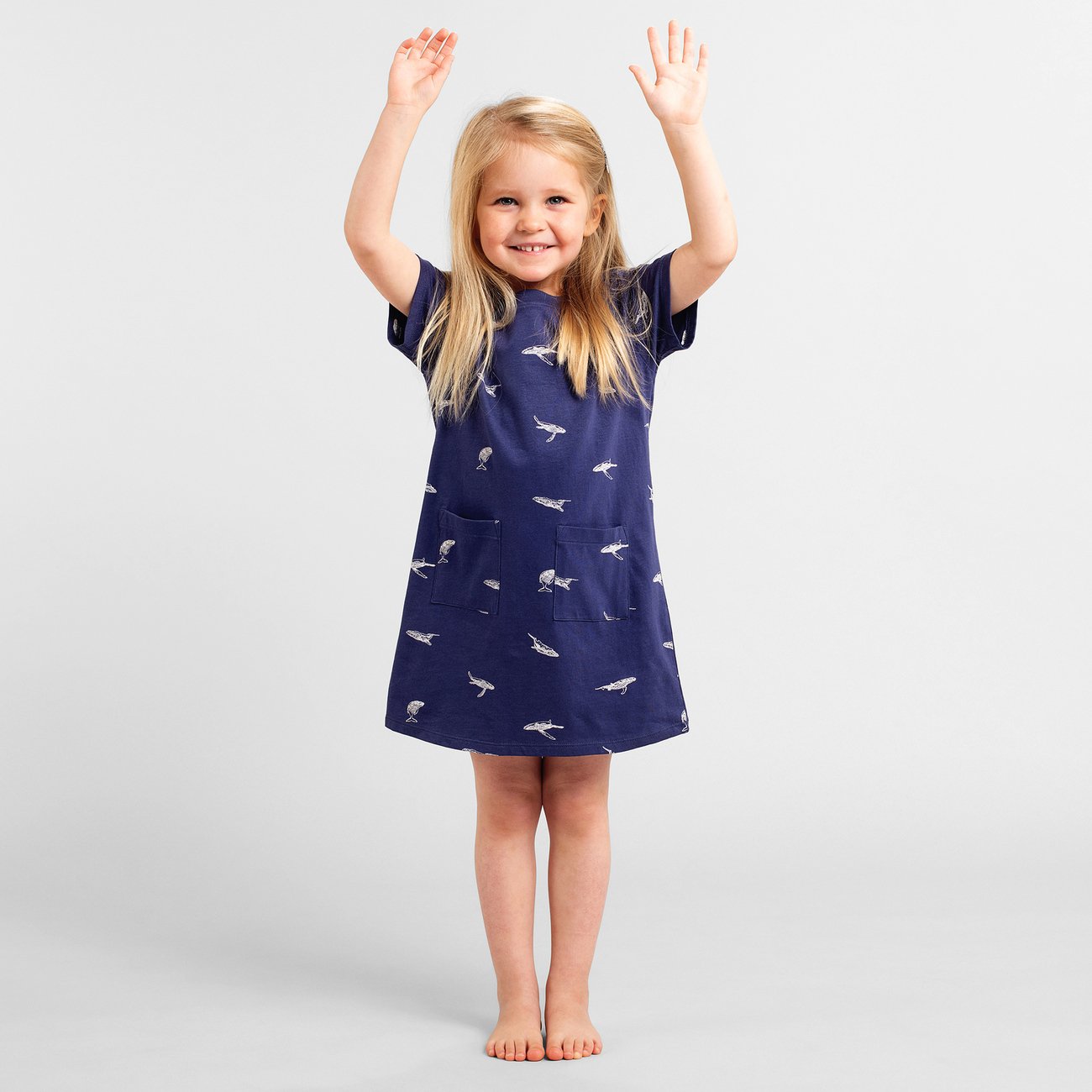 Robe t-shirt marine à motifs en coton bio - vetlanda whales navy