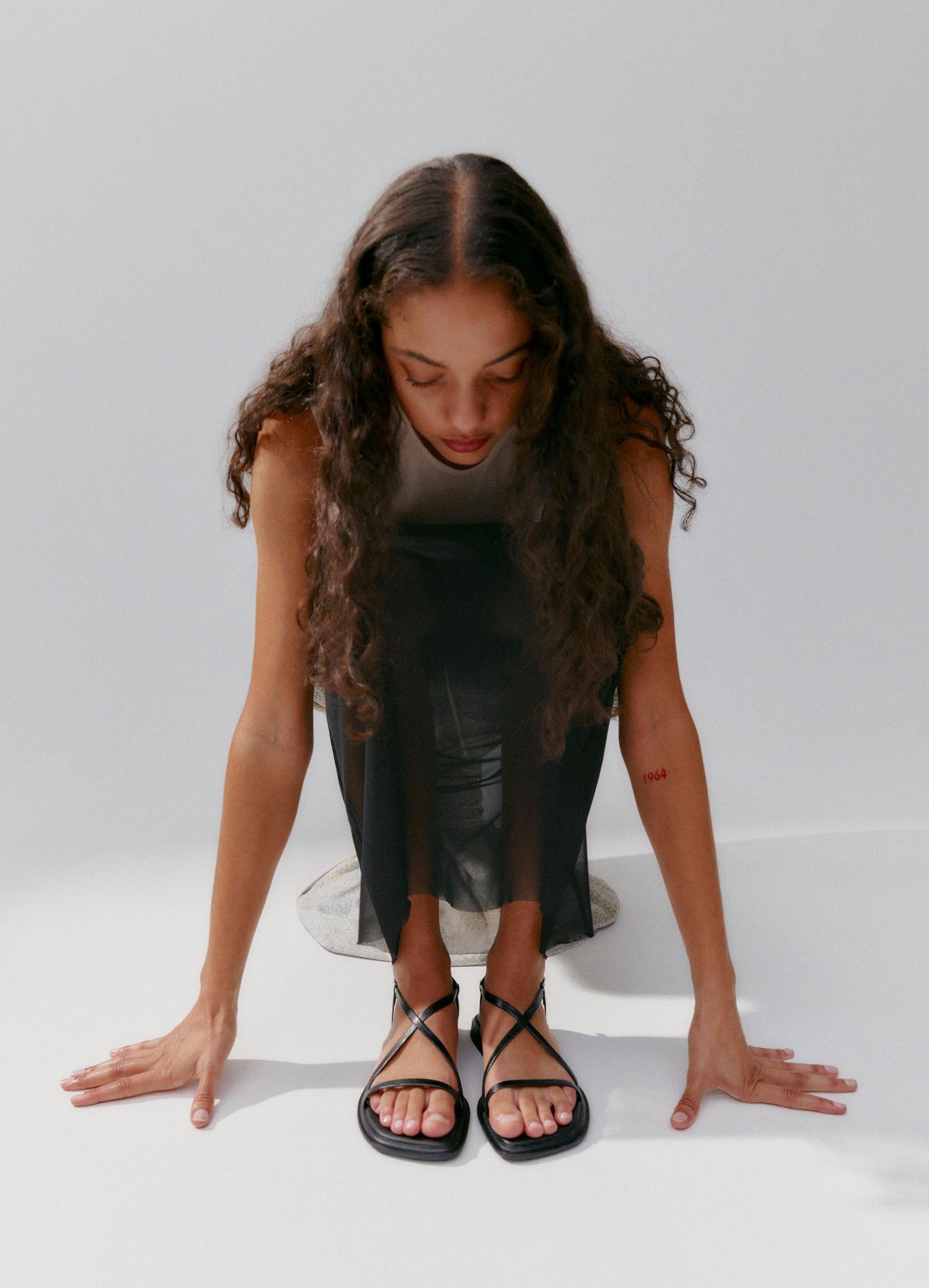 Sandales plate en cuir certifié | noir "izzy black"