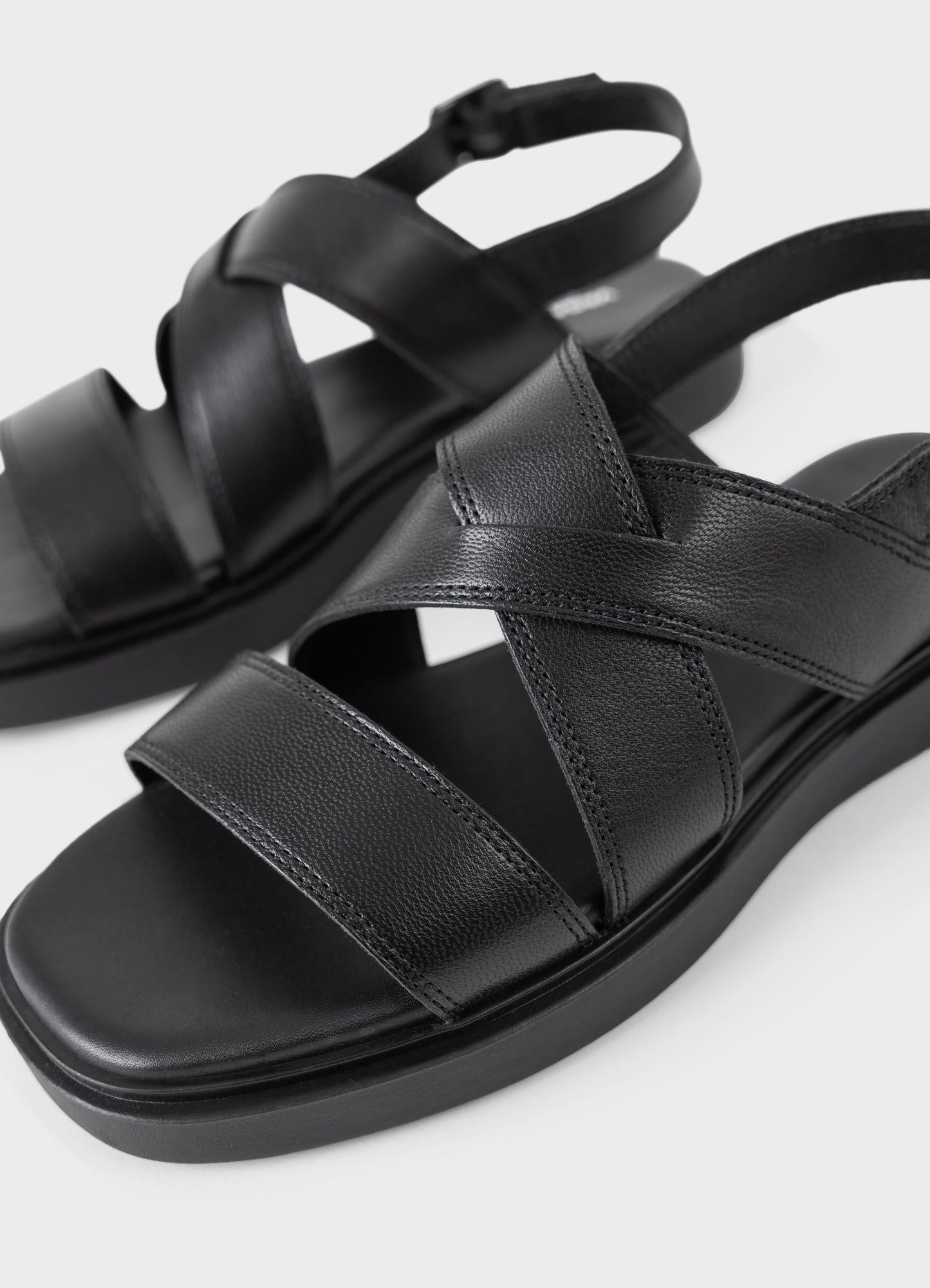 Sandales à brides en cuir certifié | Noir "connie black"