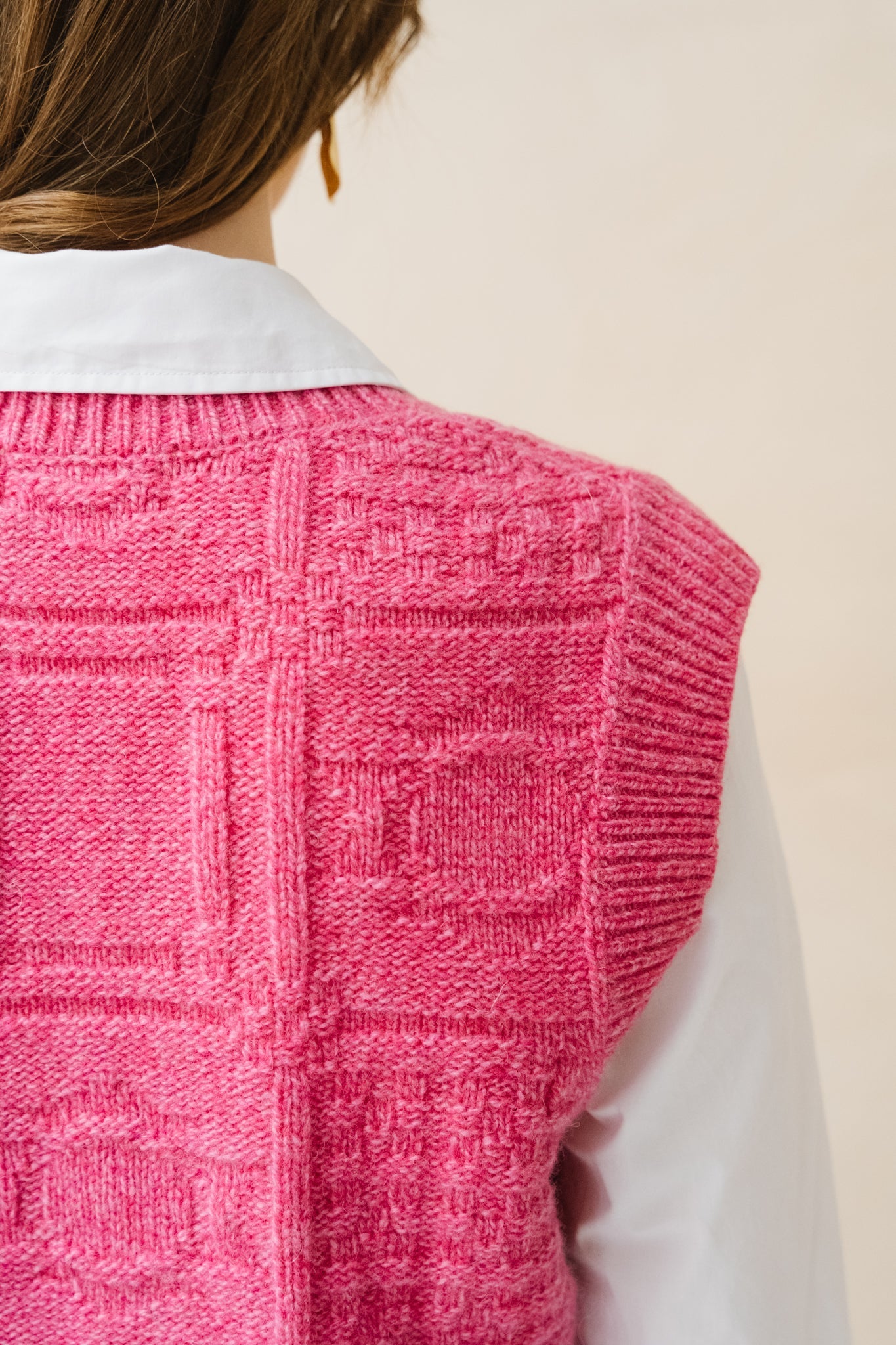 Pull sans manches en laine certifiée | rose 'pink links mica knitted vest'