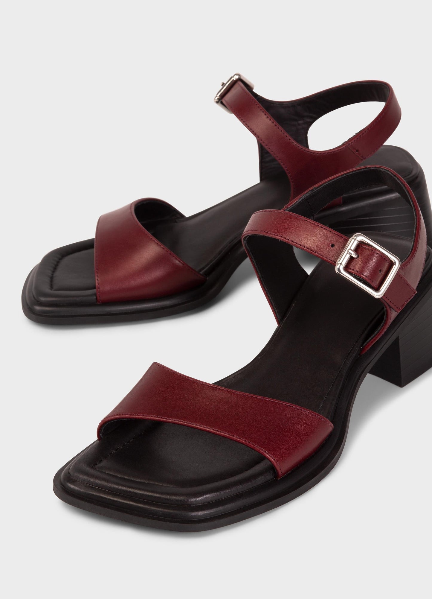 Sandales en cuir certifié | rouge “ines - cherry”