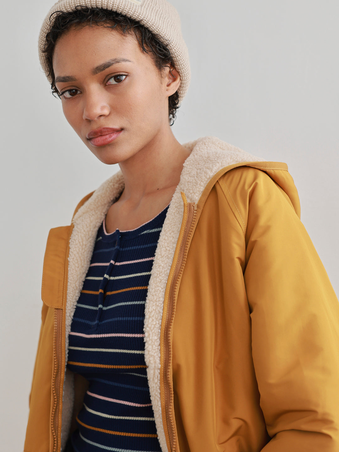 Manteau en matière recyclée | jaune "laurie technical hooded jacket mustard"
