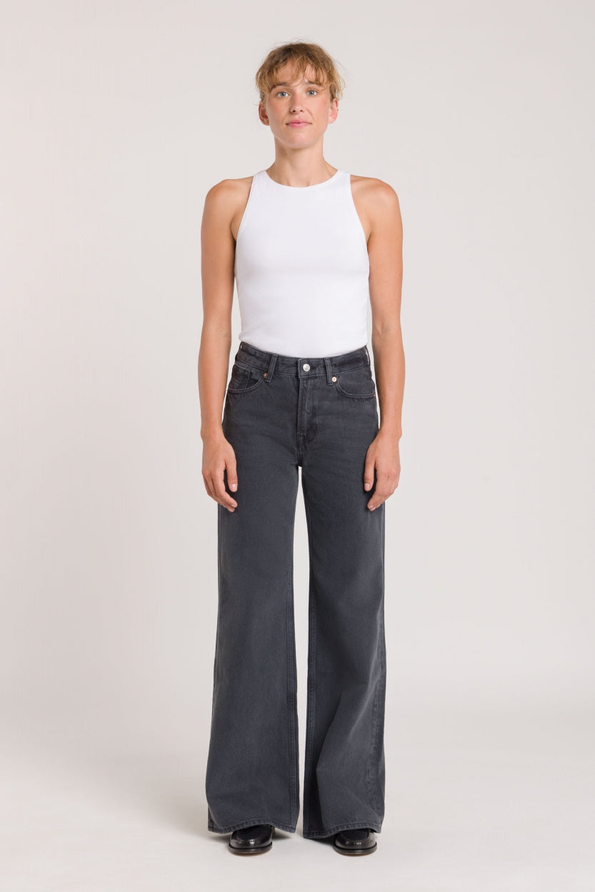 Jean ample en coton recyclé | noir "jane - eco recycled grey worn"