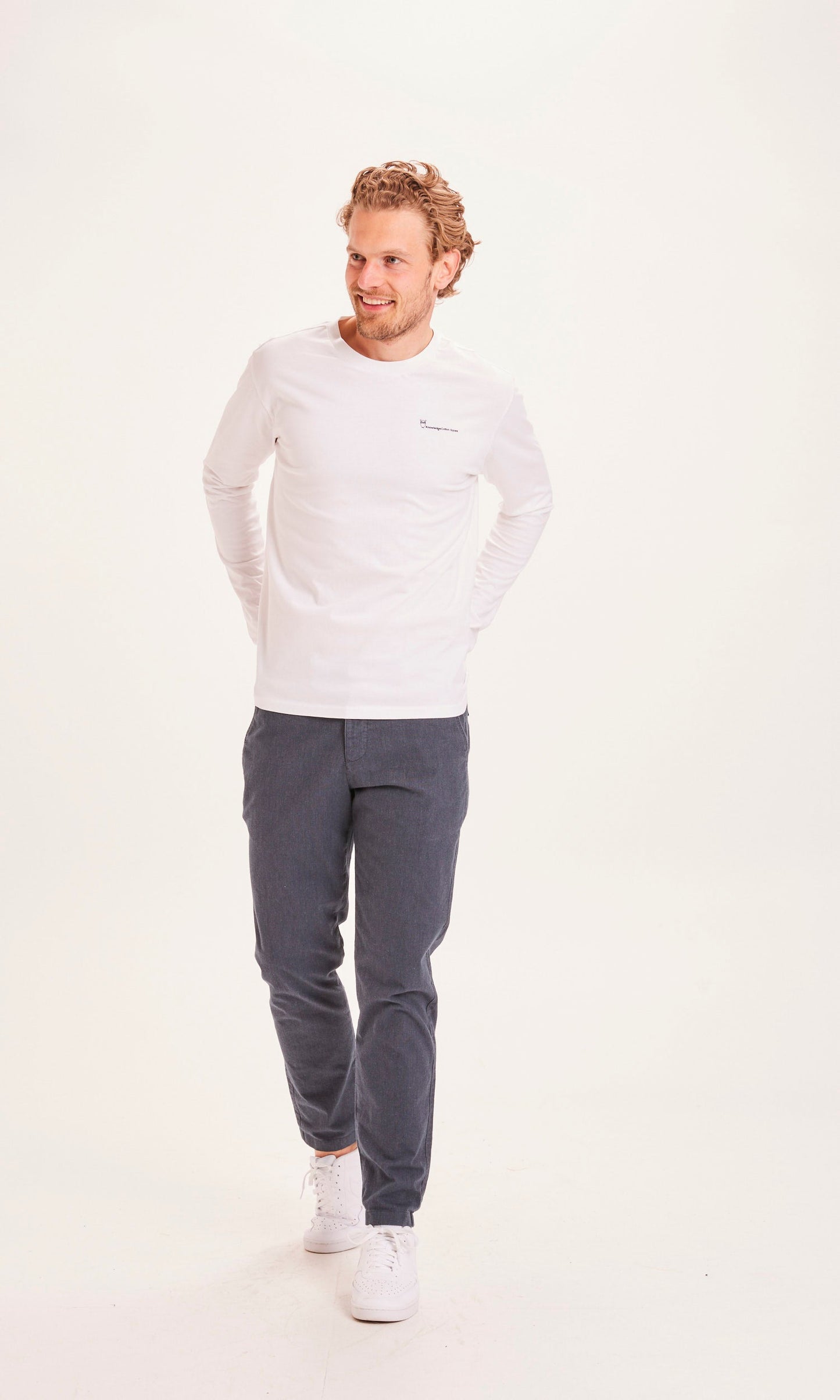 Chino droit bleu nuit en flanelle de coton bio - chuck total eclipse