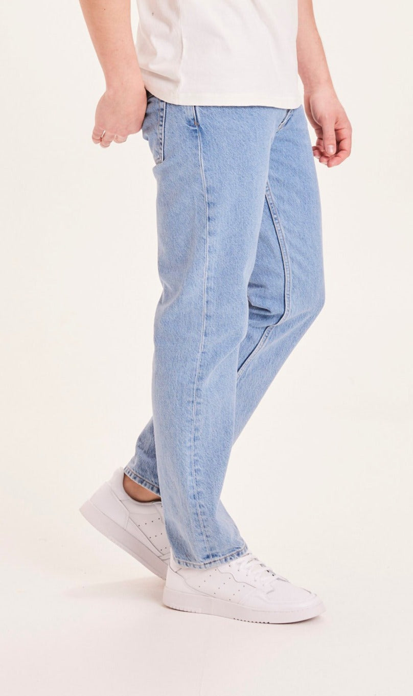 Jean droit délavé en coton bio recyclé - bleached stonewash