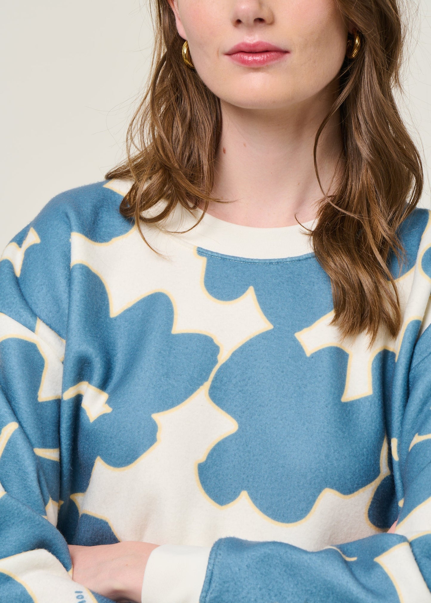 Sweat en polaire recyclée | bleu/blanc 'scarlett fleur du lac'