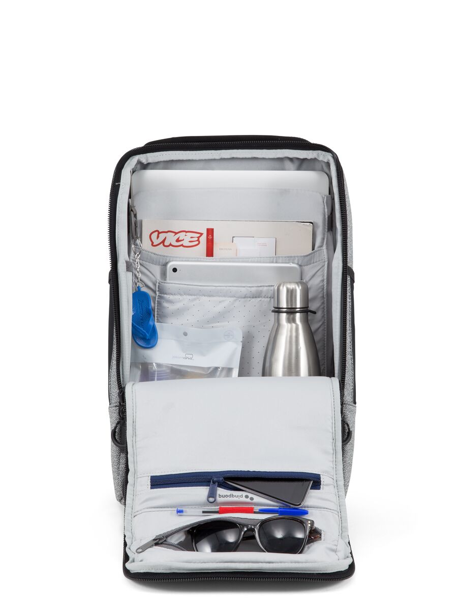 Sac à dos gris et noir en plastique recyclé - cubik medium