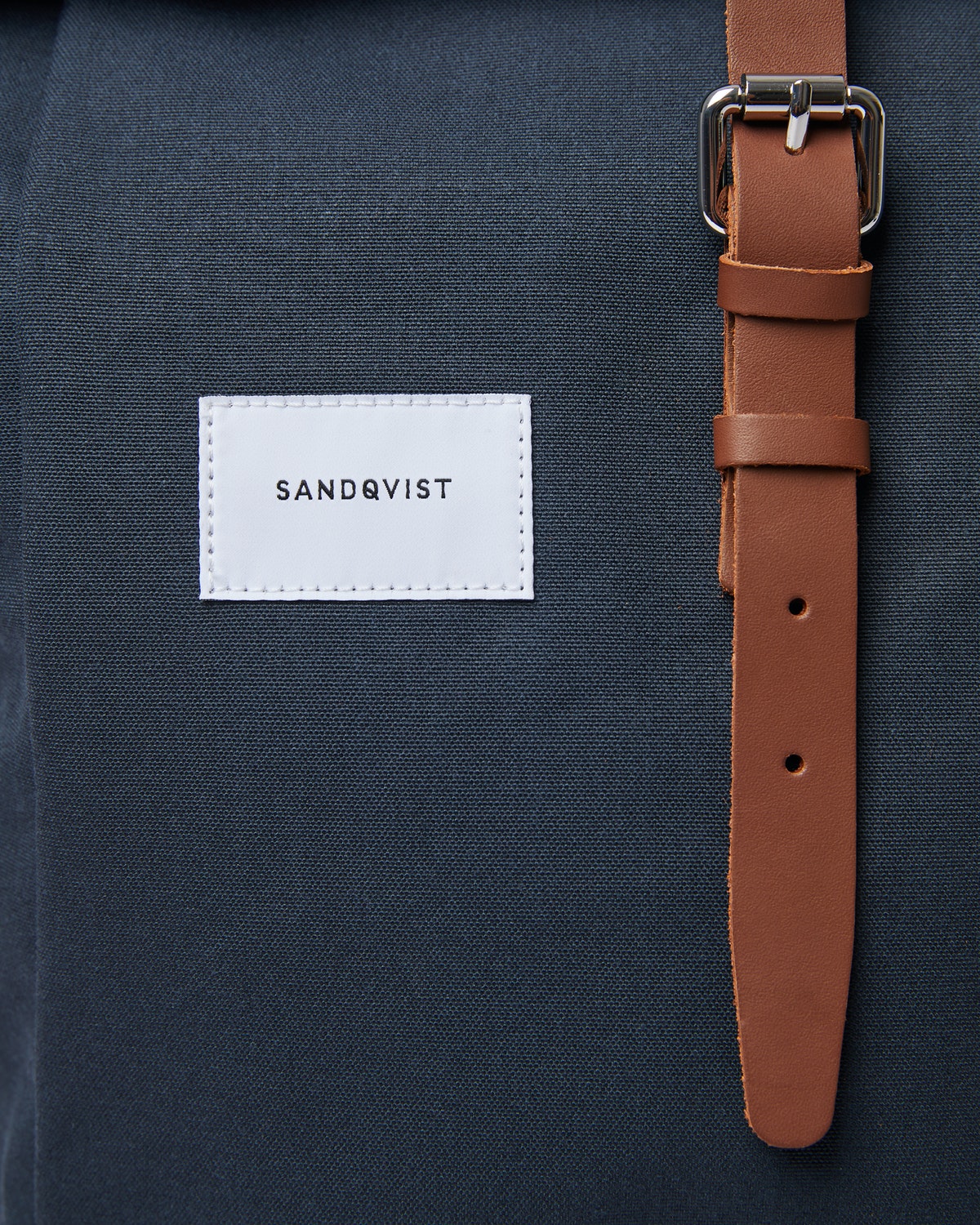 Sac à dos roll-top en recyclé | Marine "dante navy with cognac brown leather"