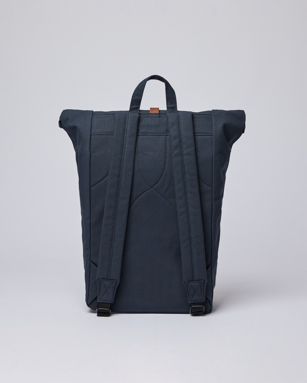 Sac à dos roll-top en recyclé | Marine "dante navy with cognac brown leather"