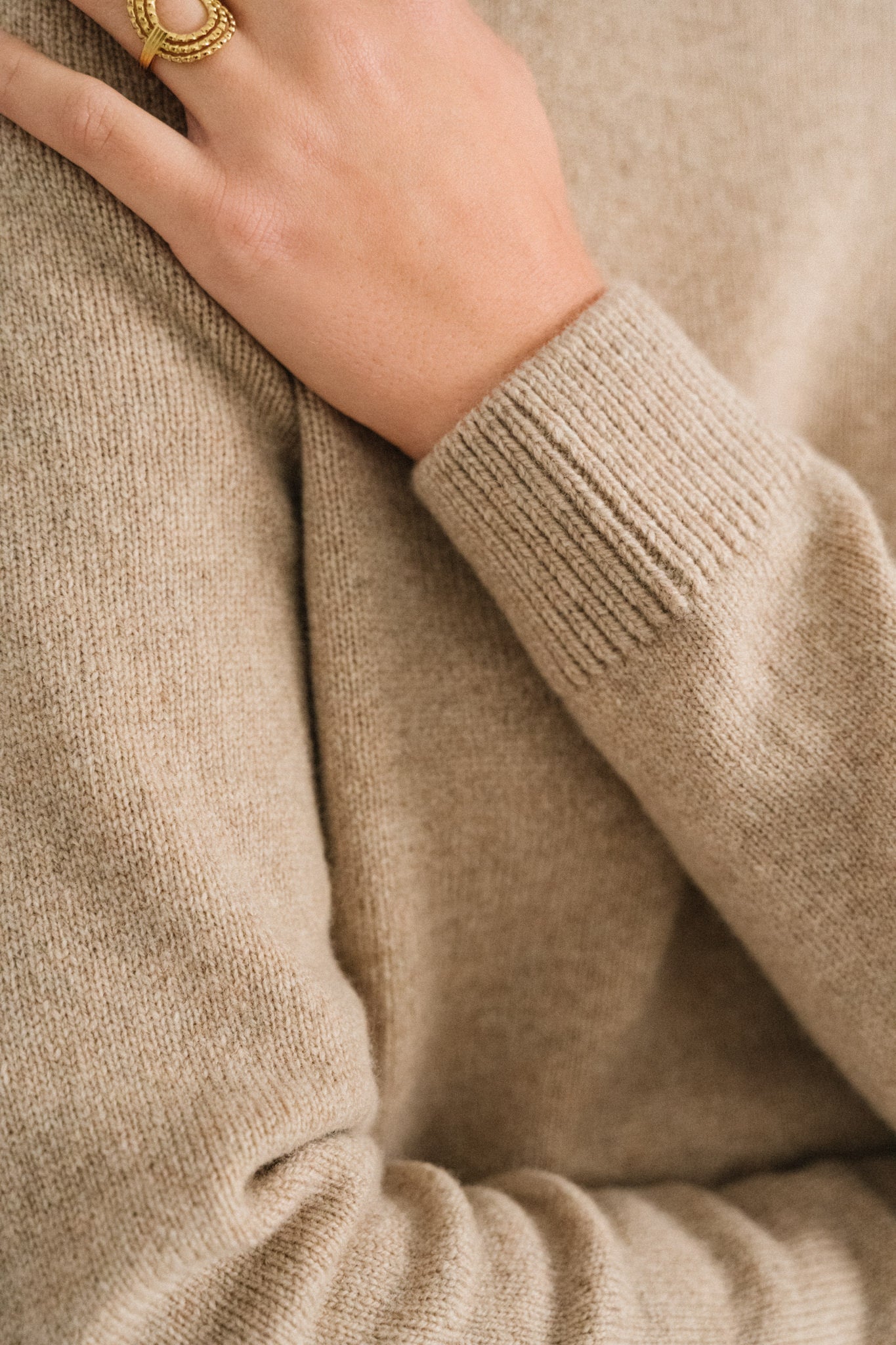 Pull droit en laine mérinos recyclée | beige
