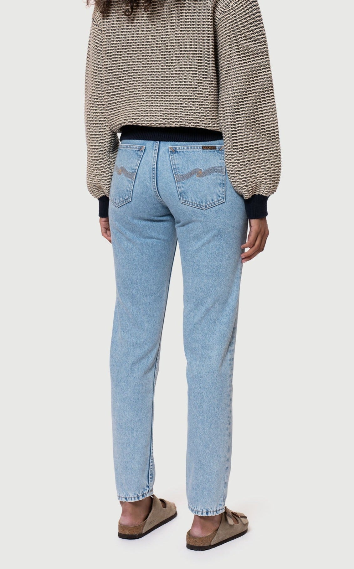 Jean mom bleu clair en coton bio et recyclé - breezy britt sunny blue