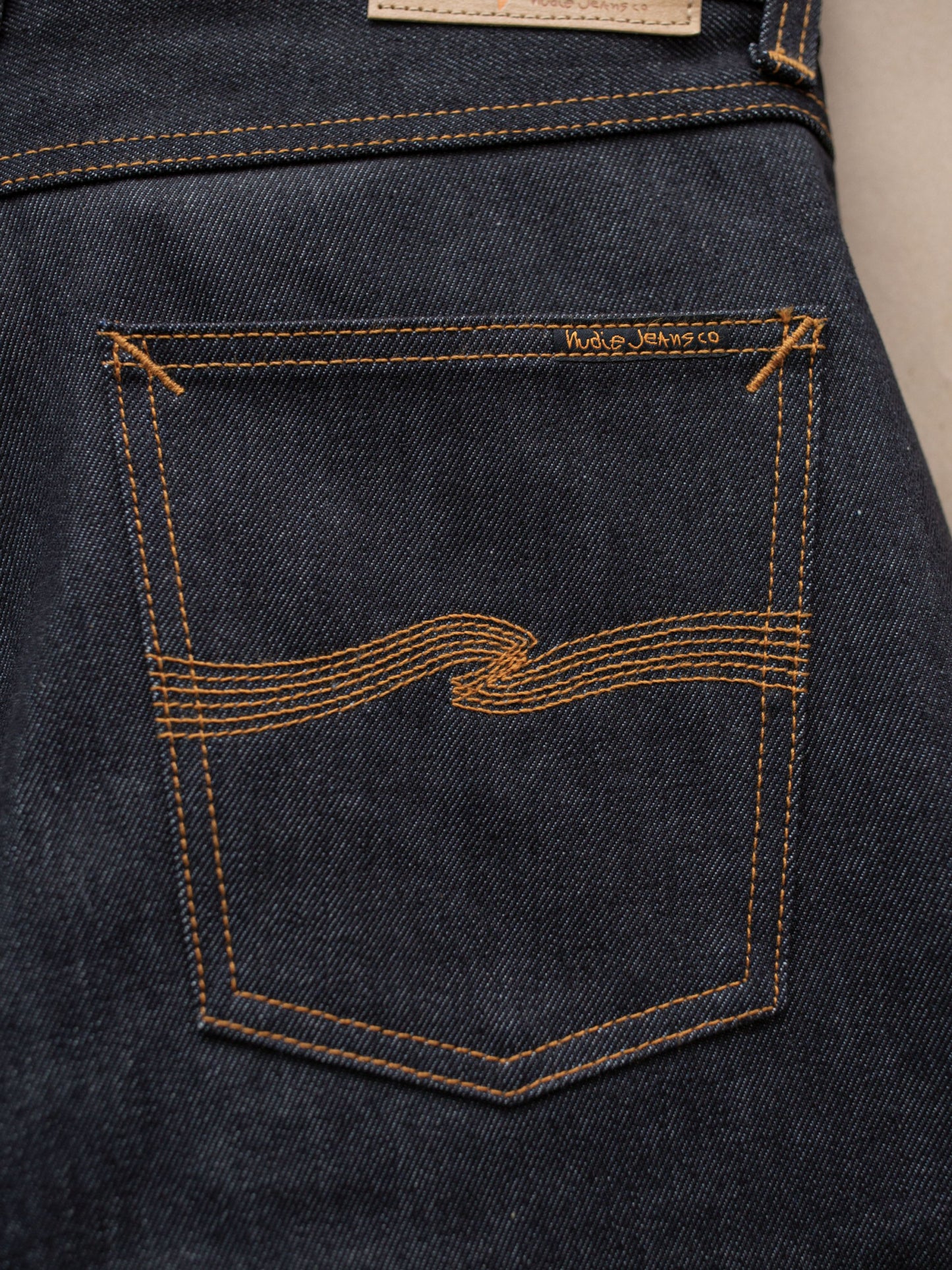 Jean droit large en coton bio | bleu brut "rad rufus dry heavy"