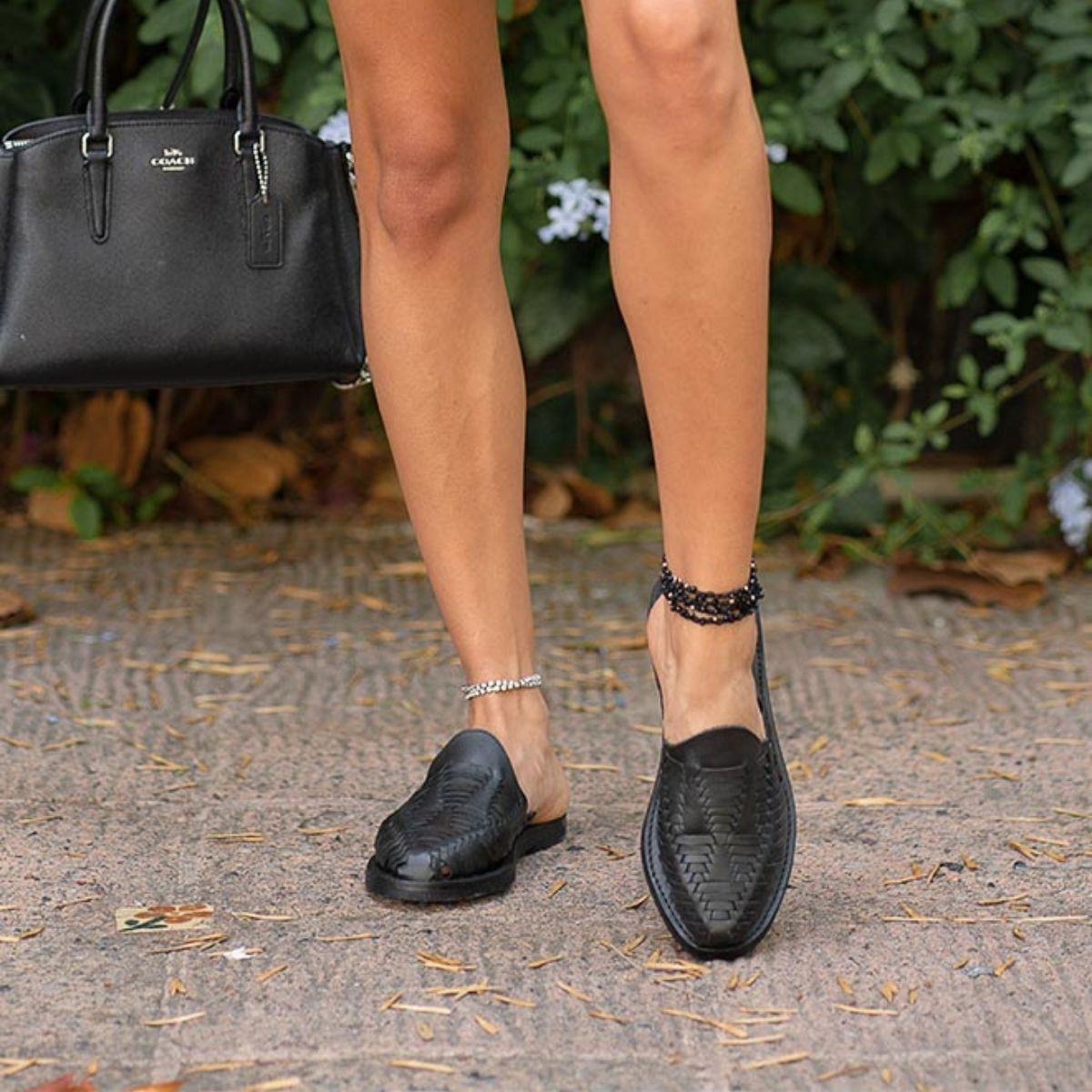 Mules noires cuir tannage végétal - Emma