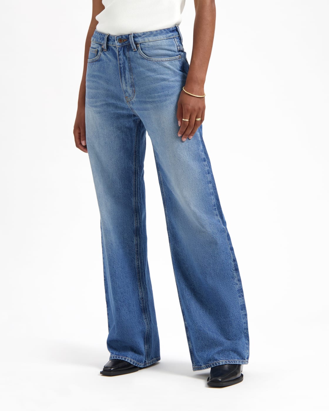 Jean évasé en coton bio et recyclé | bleu "harper loose flare rosebowl blue"