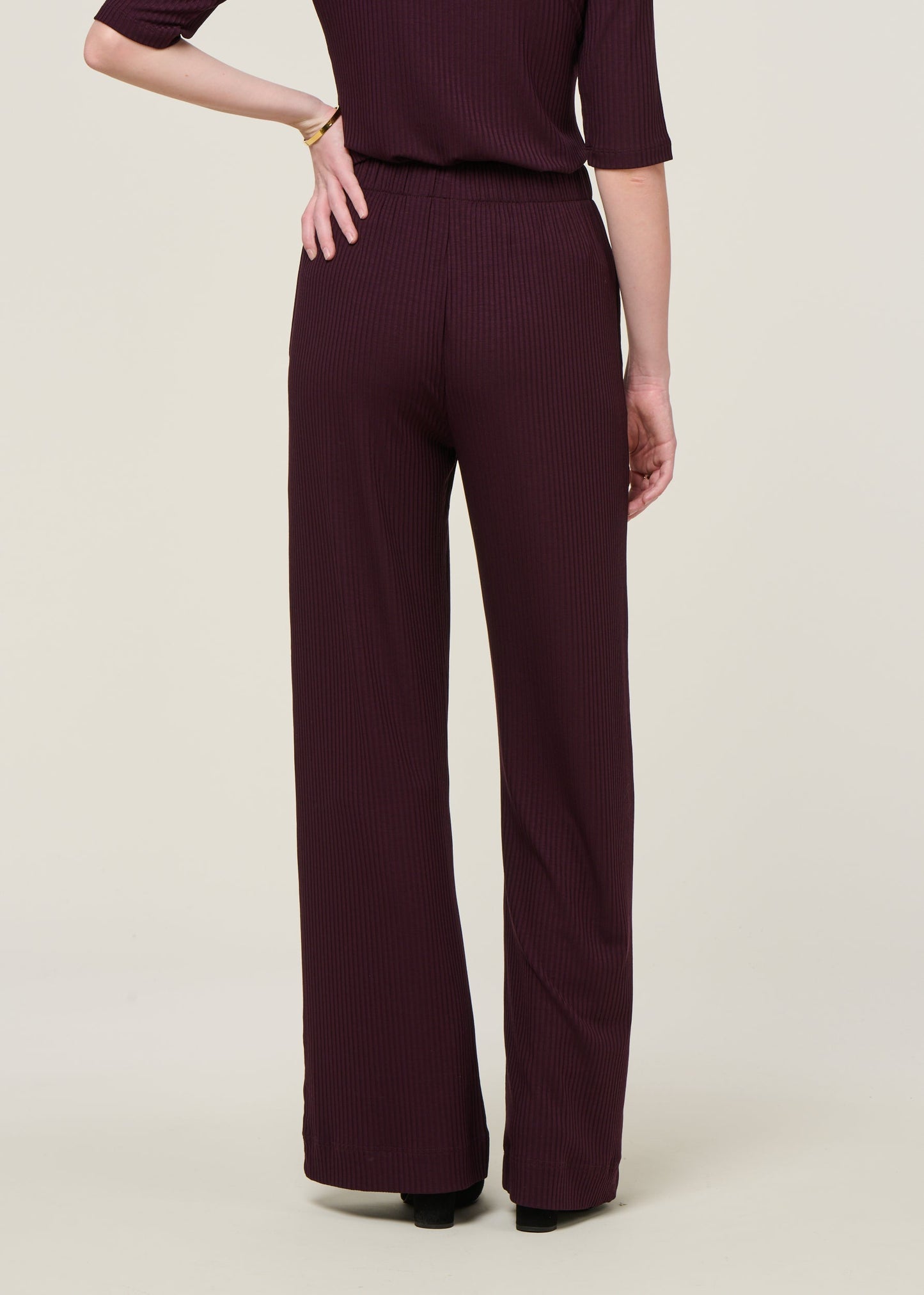 Pantalon ample fluide en tencel | aubergine "smilla - cherry lacquer"