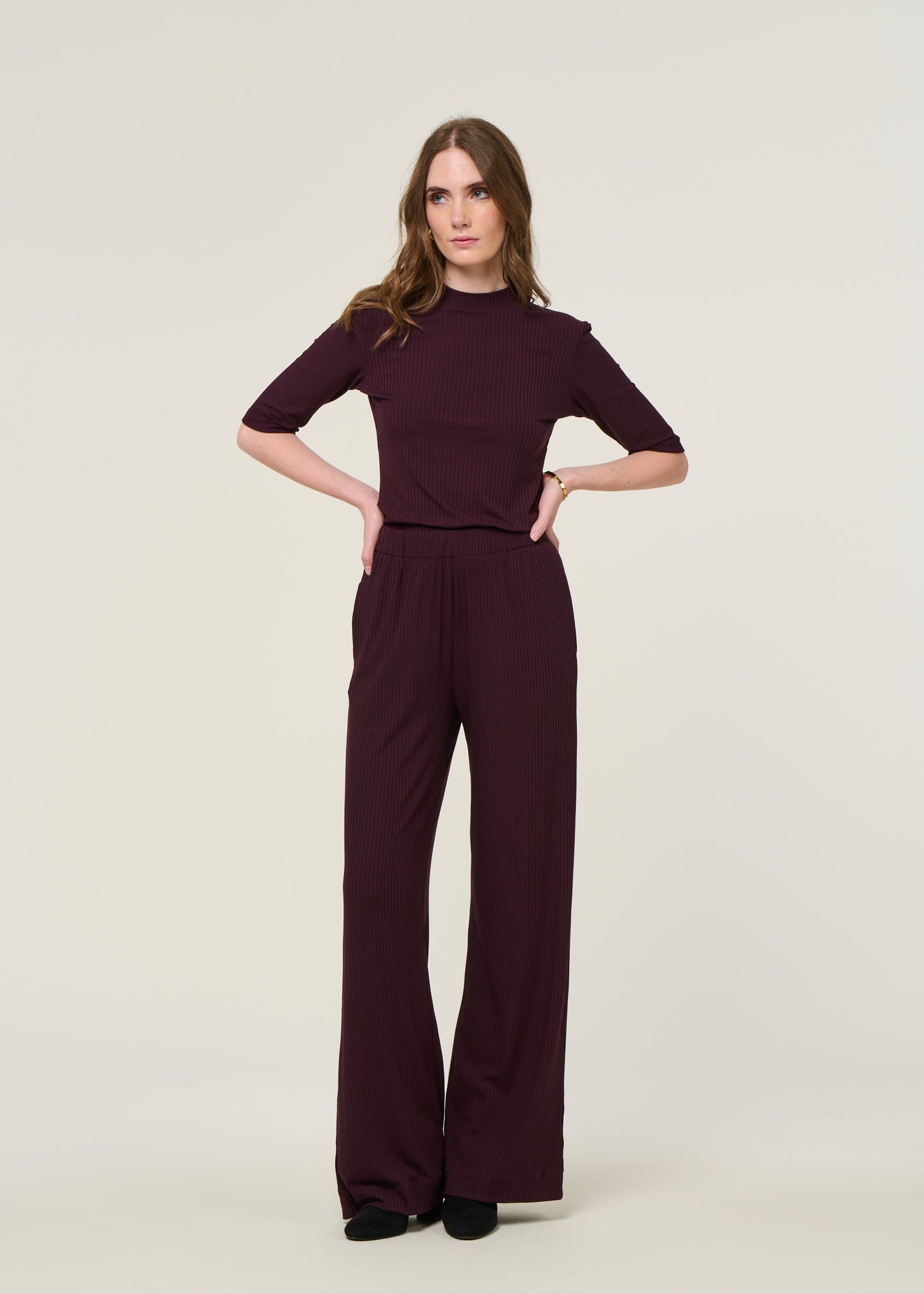 Pantalon ample fluide en tencel | aubergine "smilla - cherry lacquer"