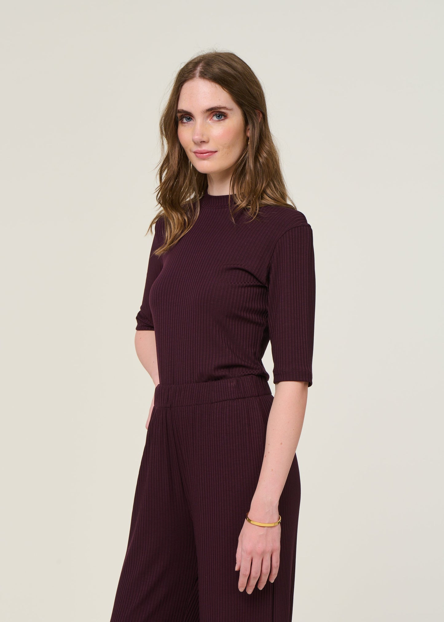 T-shirt côtelé en tencel | aubergine "nina - cherry lacquer"