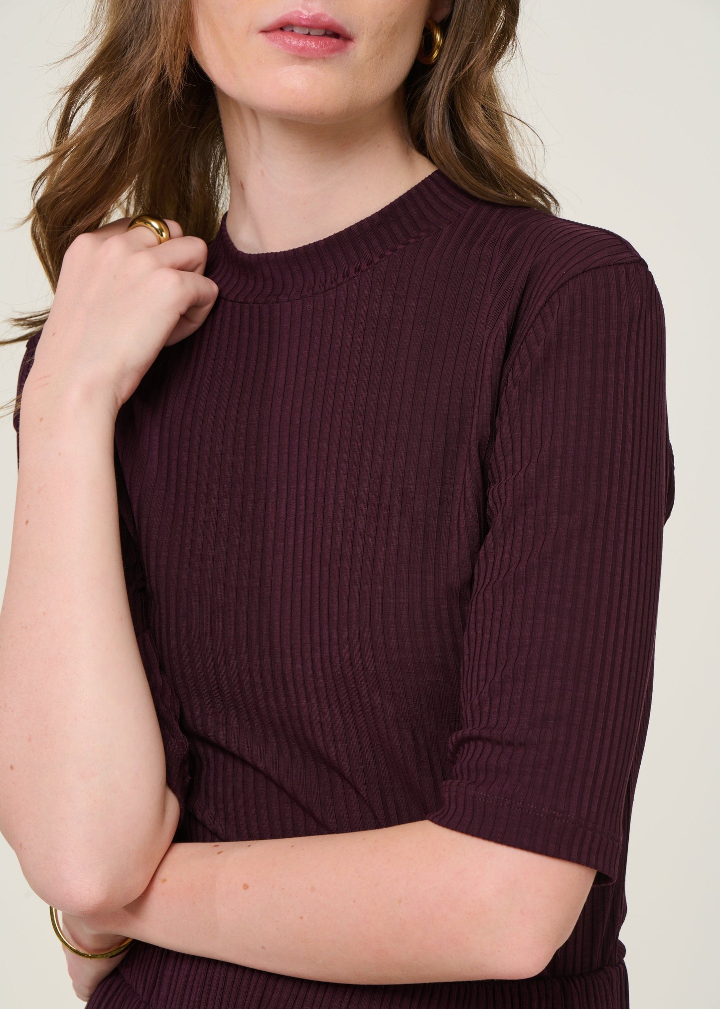 T-shirt côtelé en tencel | aubergine "nina - cherry lacquer"