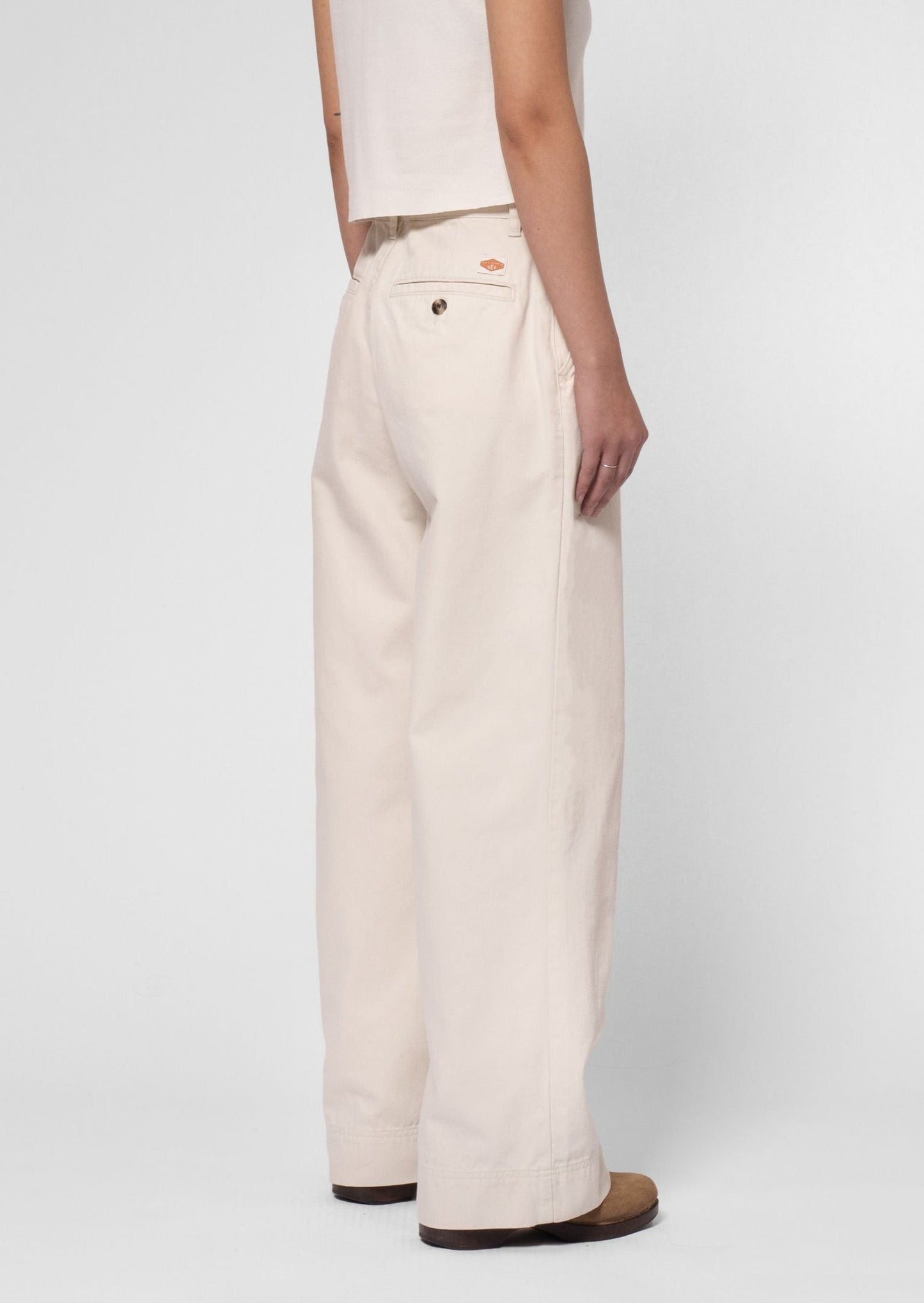Pantalon ample en coton bio | écru "suki workwear sailor pants ecru"