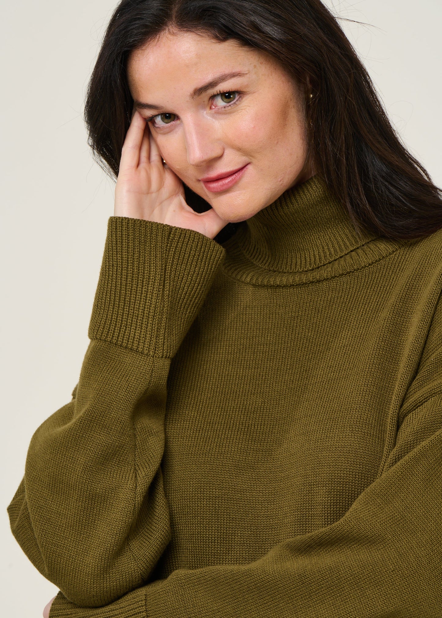 Pull col roulé en coton bio | vert "mua - woody olive"