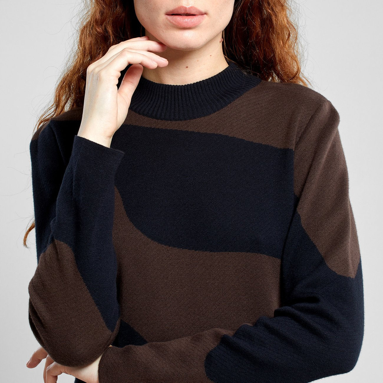 Robe midi en tricot de coton bio | Bicolore "dress lo flowy blocks black/coffee brown"