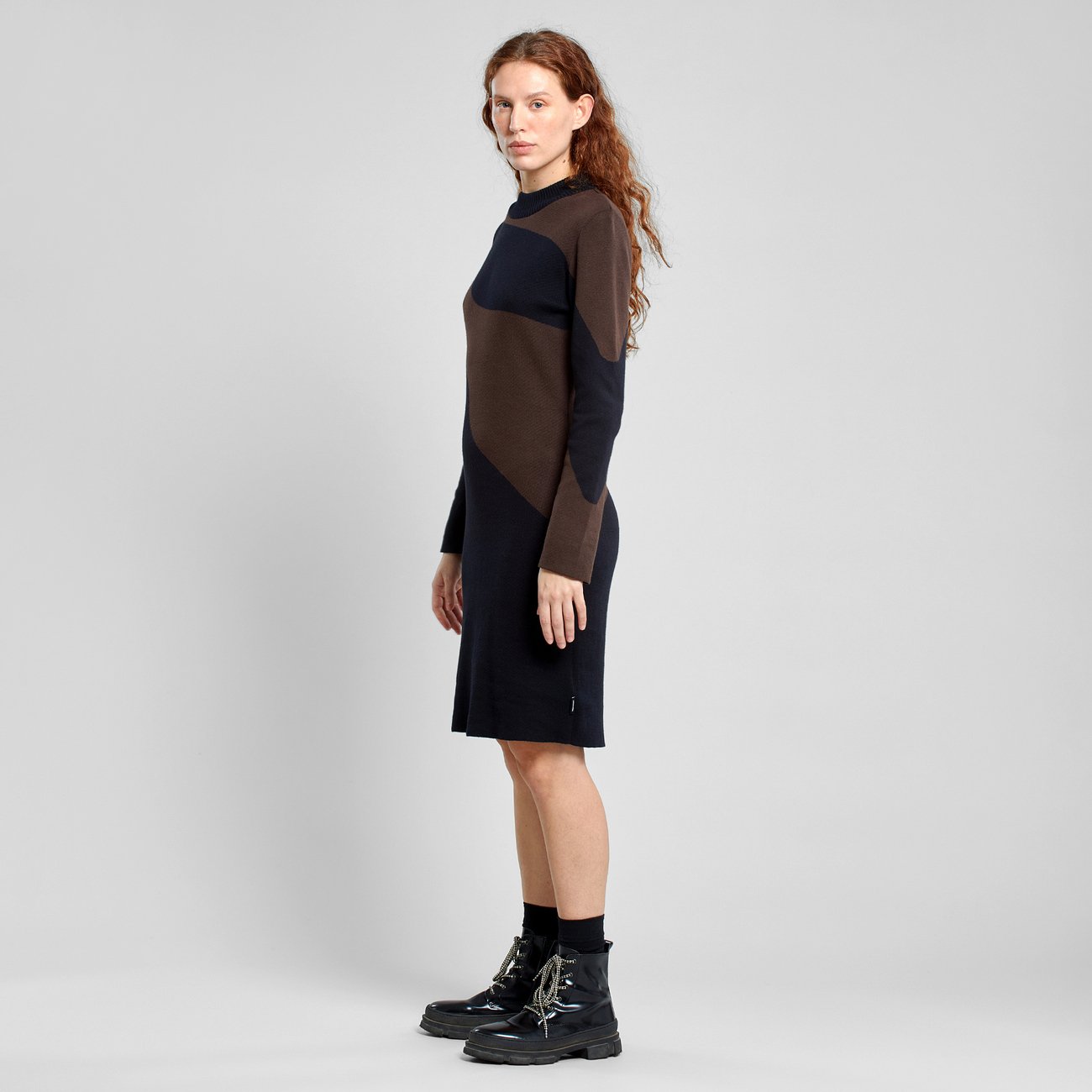 Robe midi en tricot de coton bio | Bicolore "dress lo flowy blocks black/coffee brown"