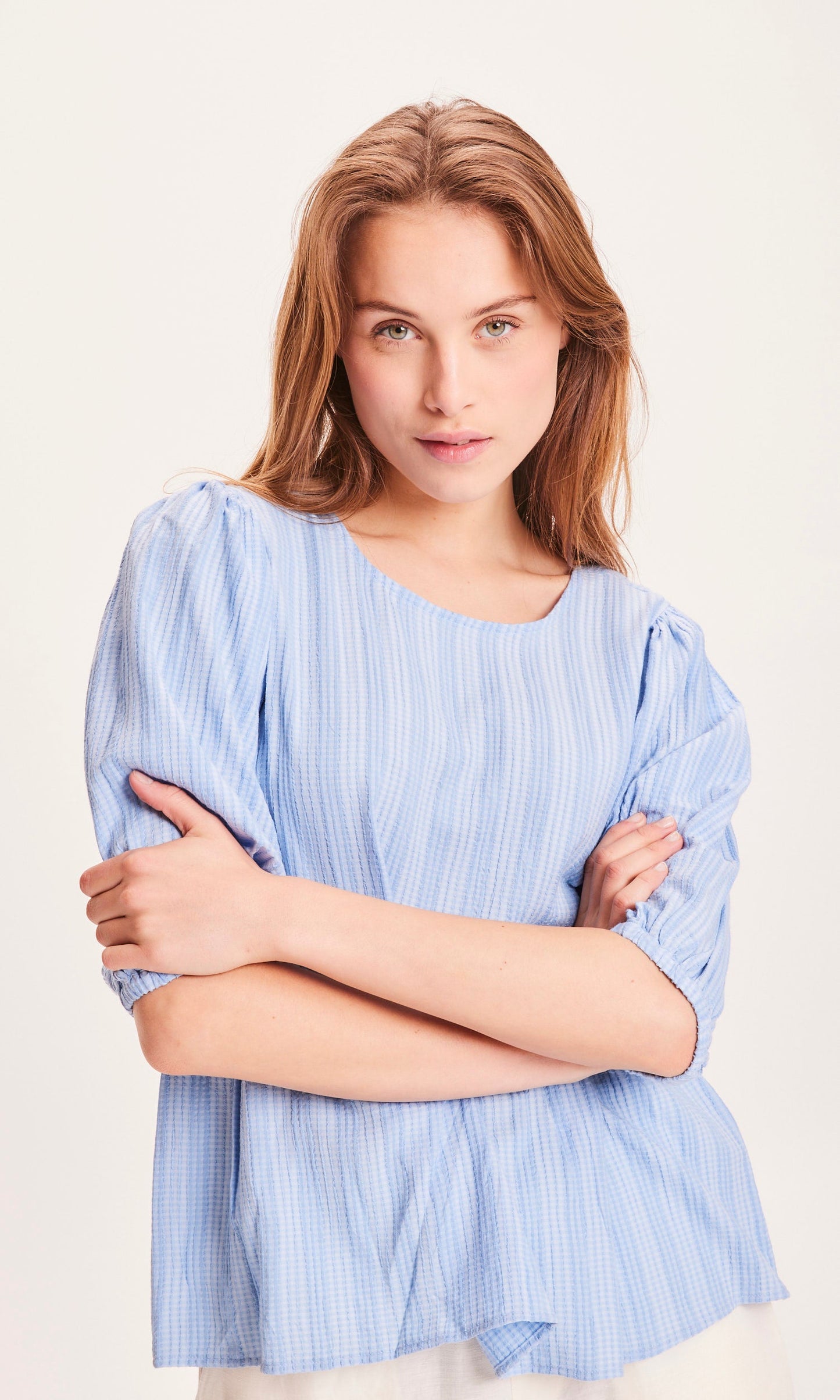 Blouse bleue rayée en ecovero - LILY Puff Sleeve chambray blue