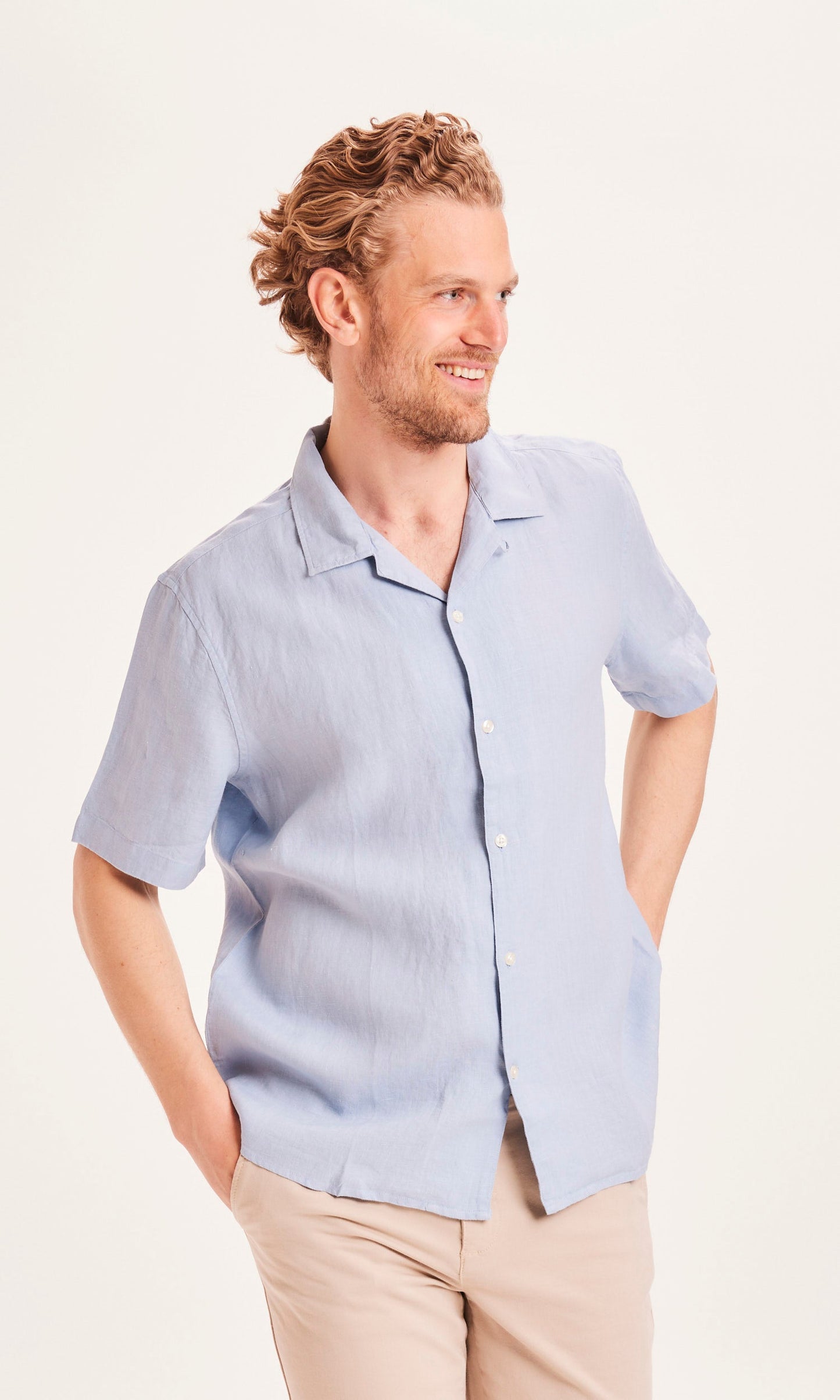 Chemise manches courtes bleu ciel en lin bio - Wave blue fog