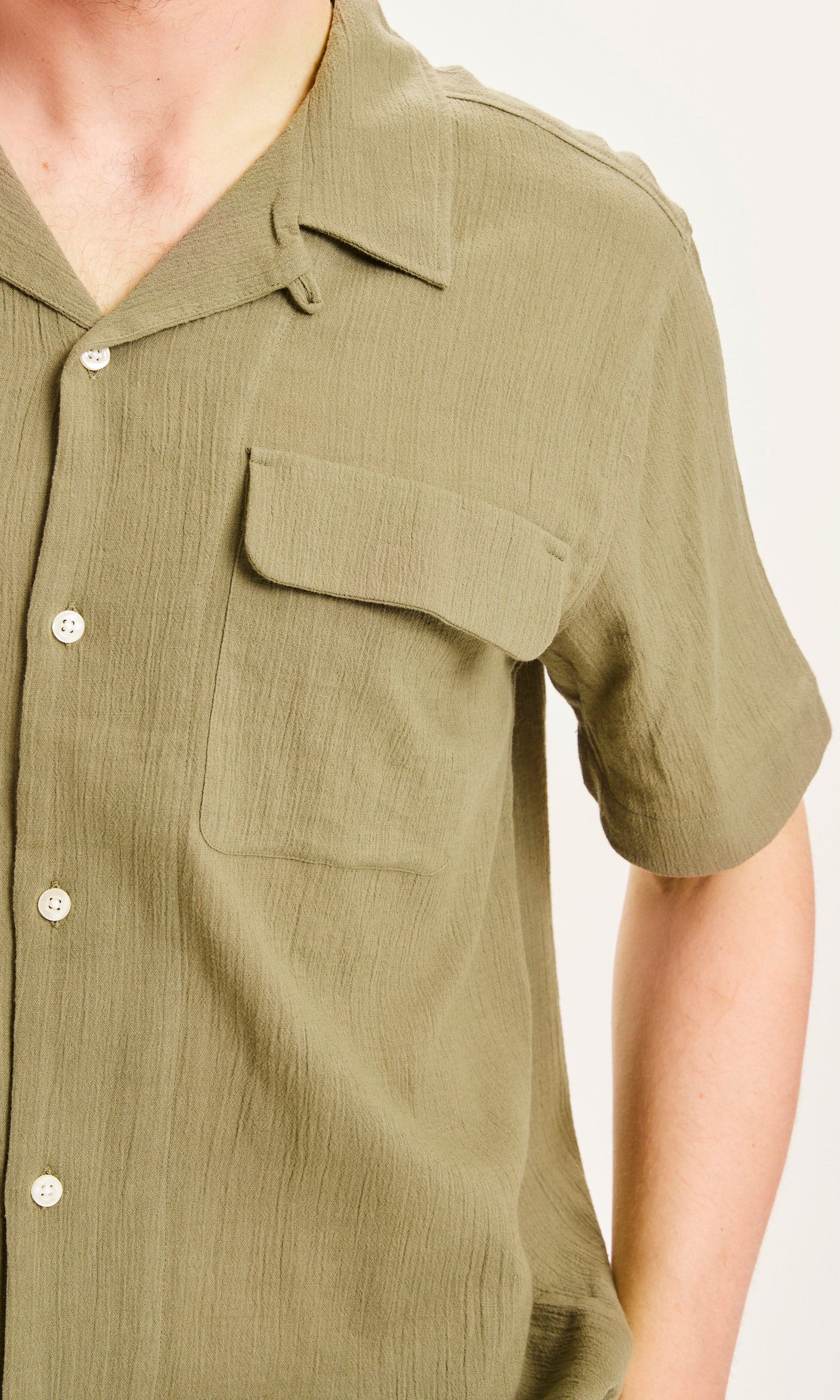 Chemise manche courte vert-olive en coton bio - WAVE crinkled shirt burned olive