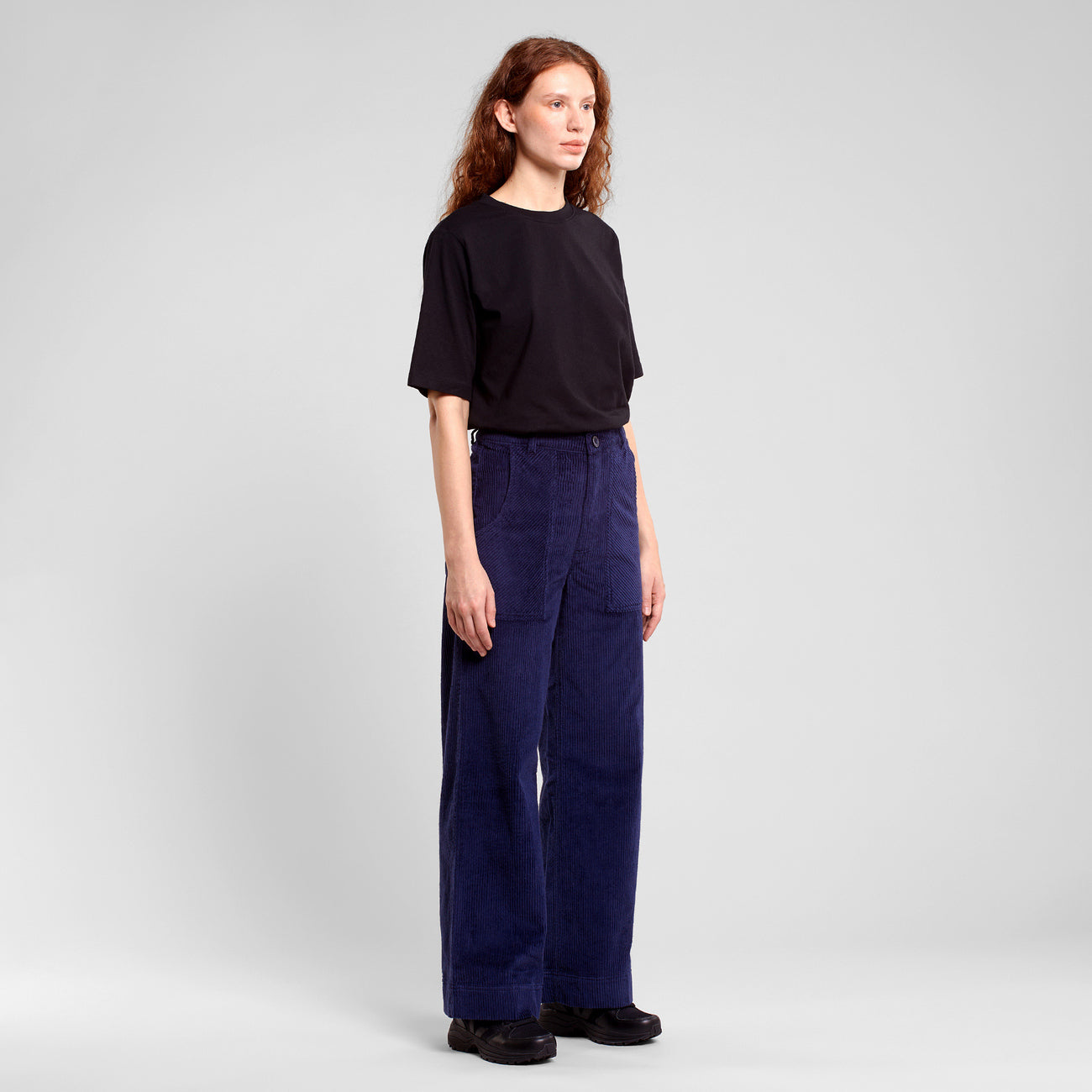 Pantalon velours en coton bio | Bleu marine "workwear pants vara corduroy navy black iris"