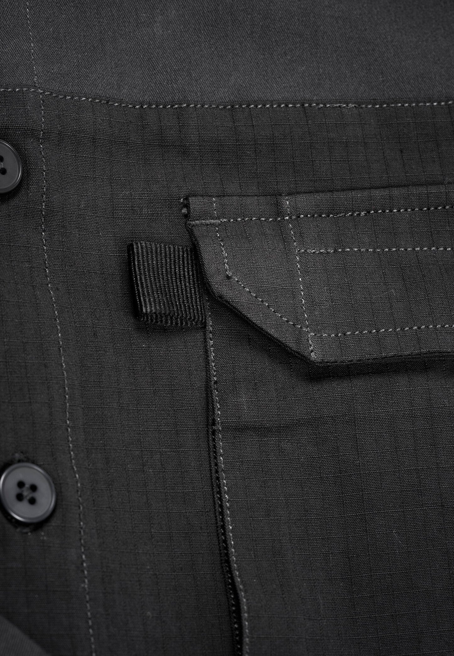 Surchemise à poche noire en twill coton bio - outdoor twill overshirt with contrast fabric phantom