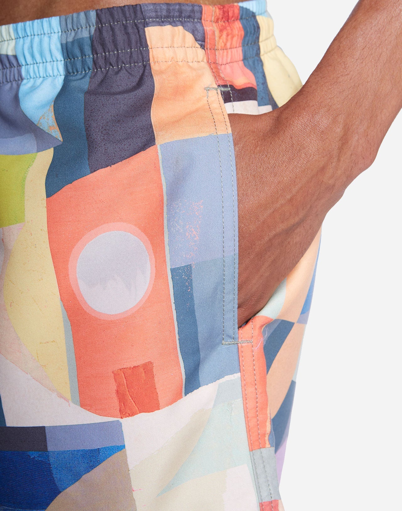 Short de bain en matières recyclées | multicolore "abstract pattern"