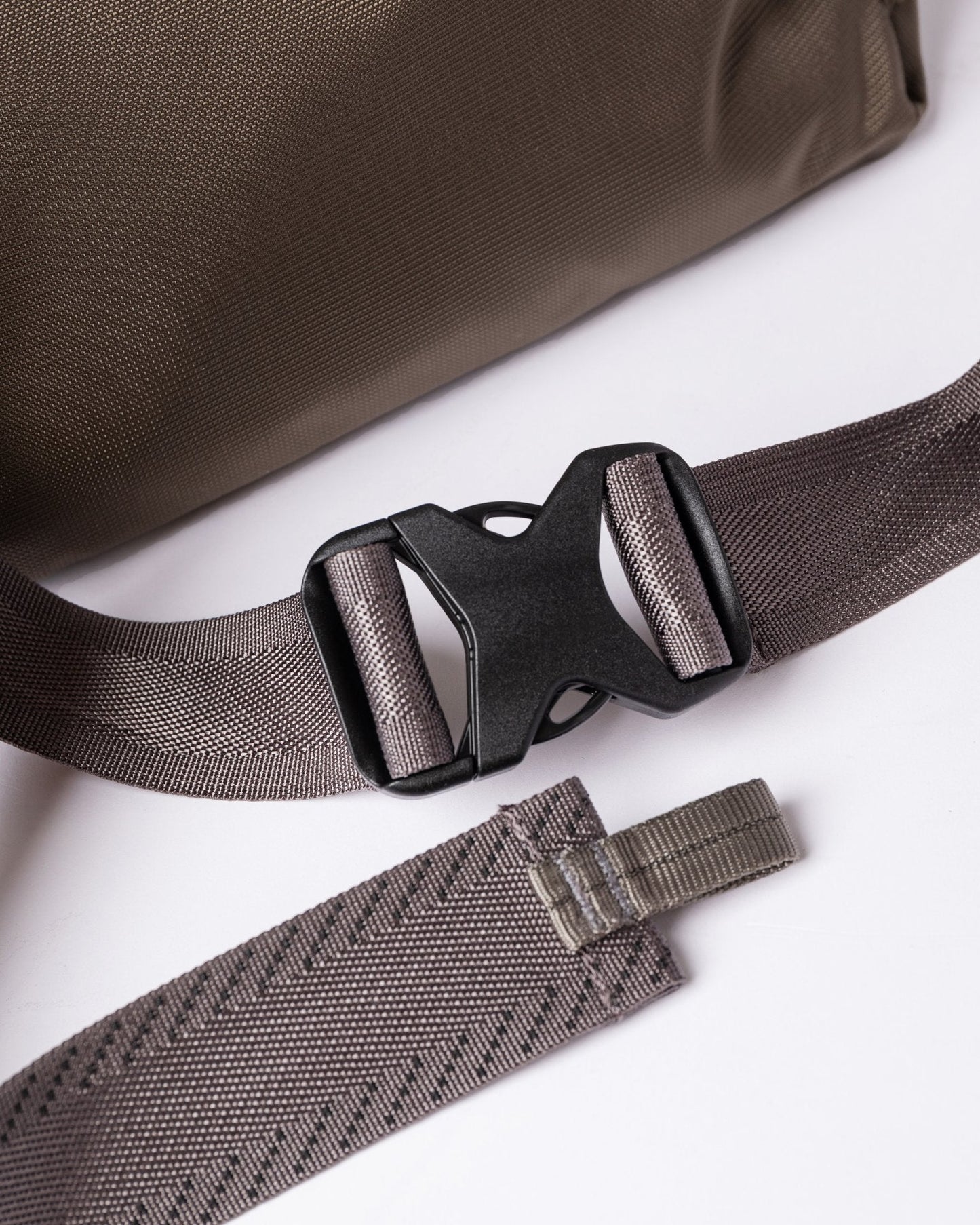 Banane en matière recyclée | marron "allterrain hike multi brown"