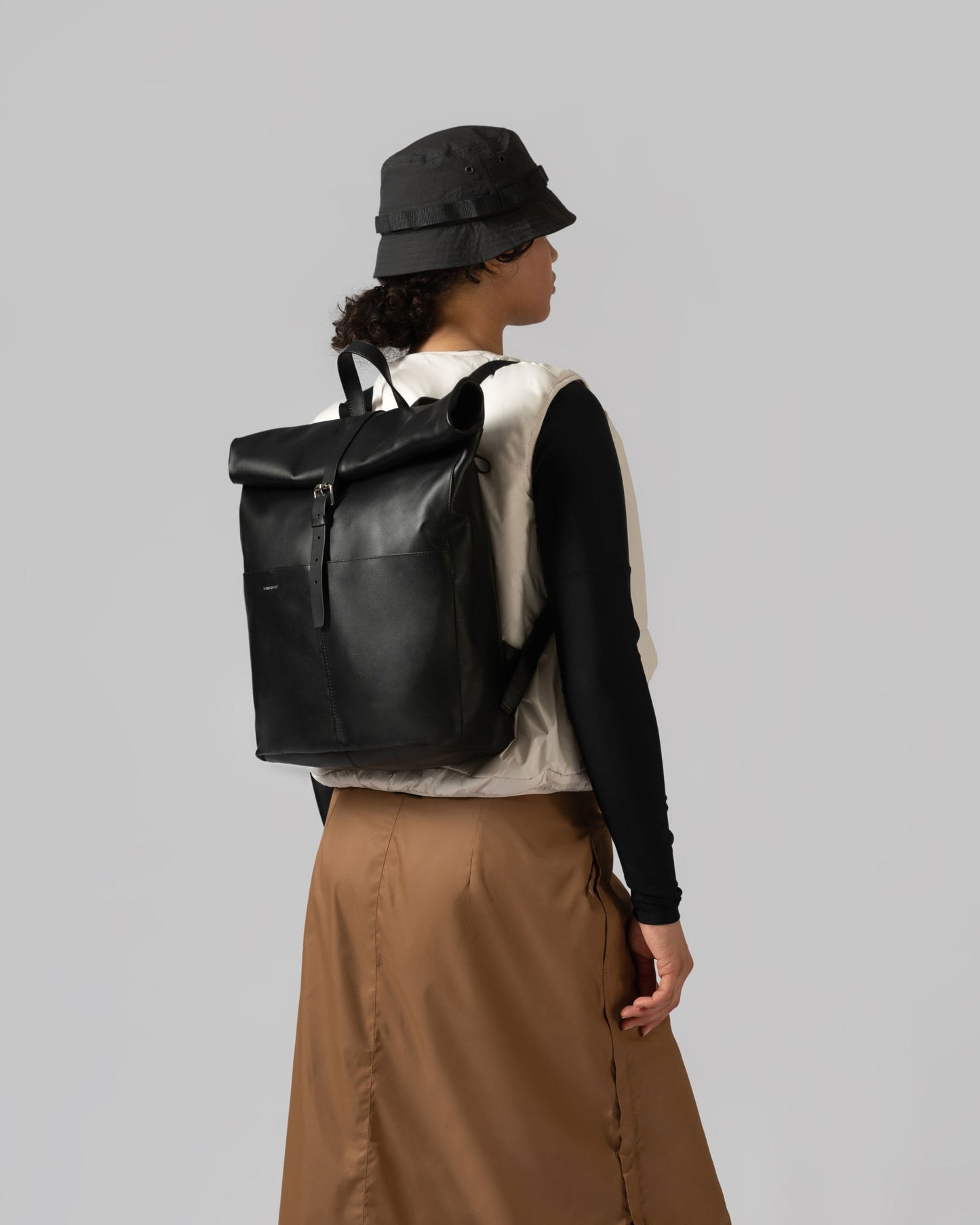 Sac à dos rolltop en cuir certifié | noir "antonia black"
