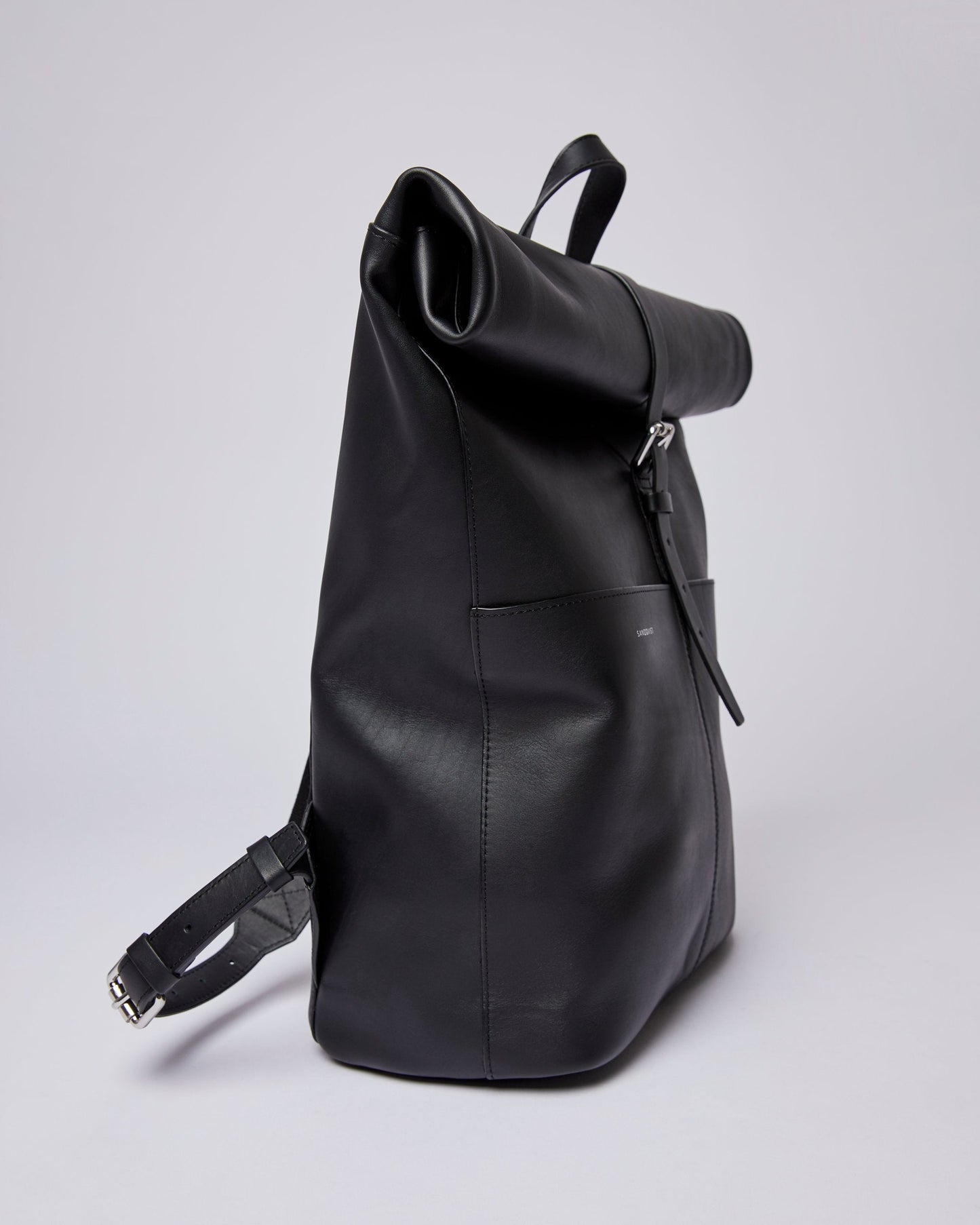 Sac à dos rolltop en cuir certifié | noir "antonia black"