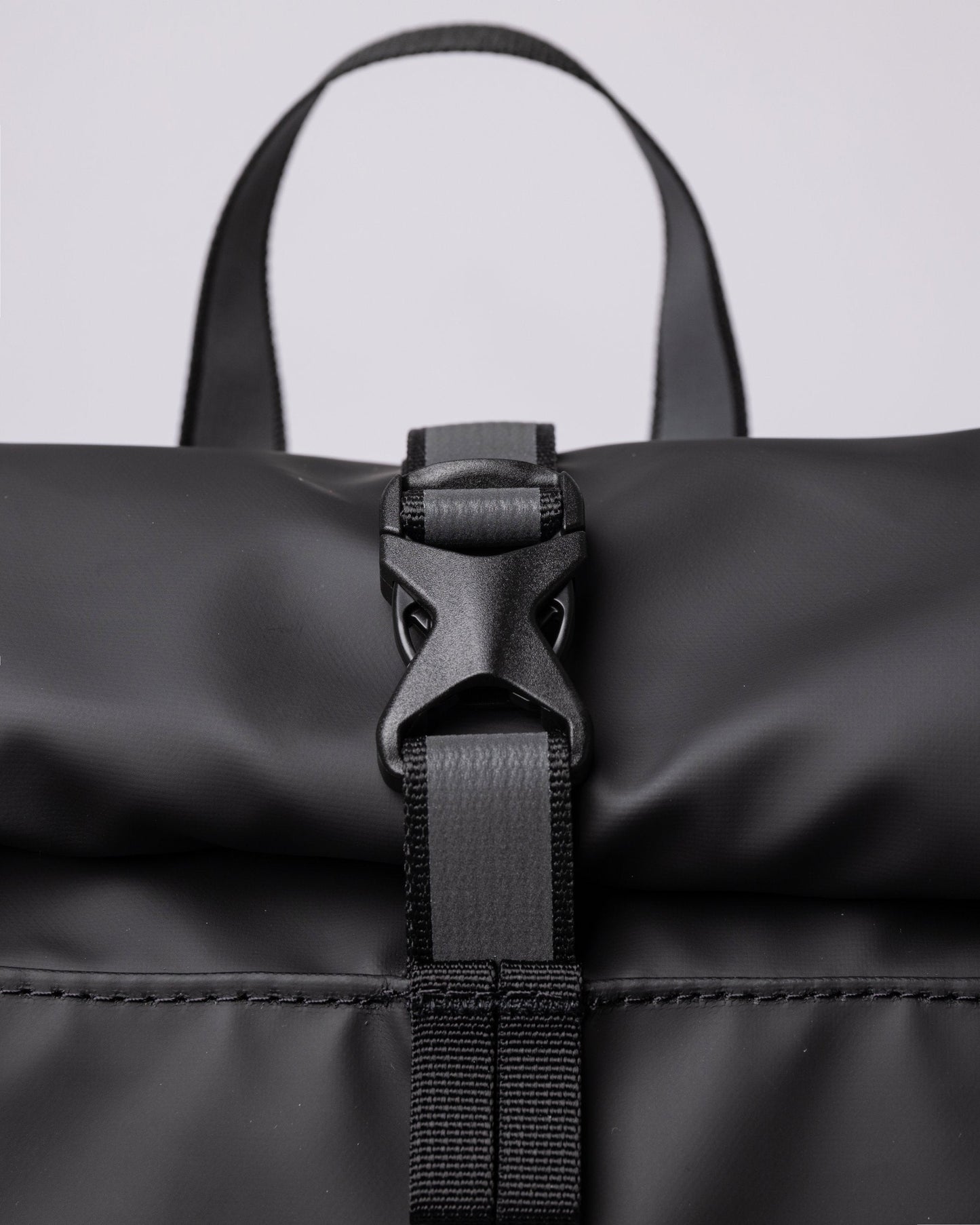 Sac à dos imperméable en matières recyclé | noir "arnold black"