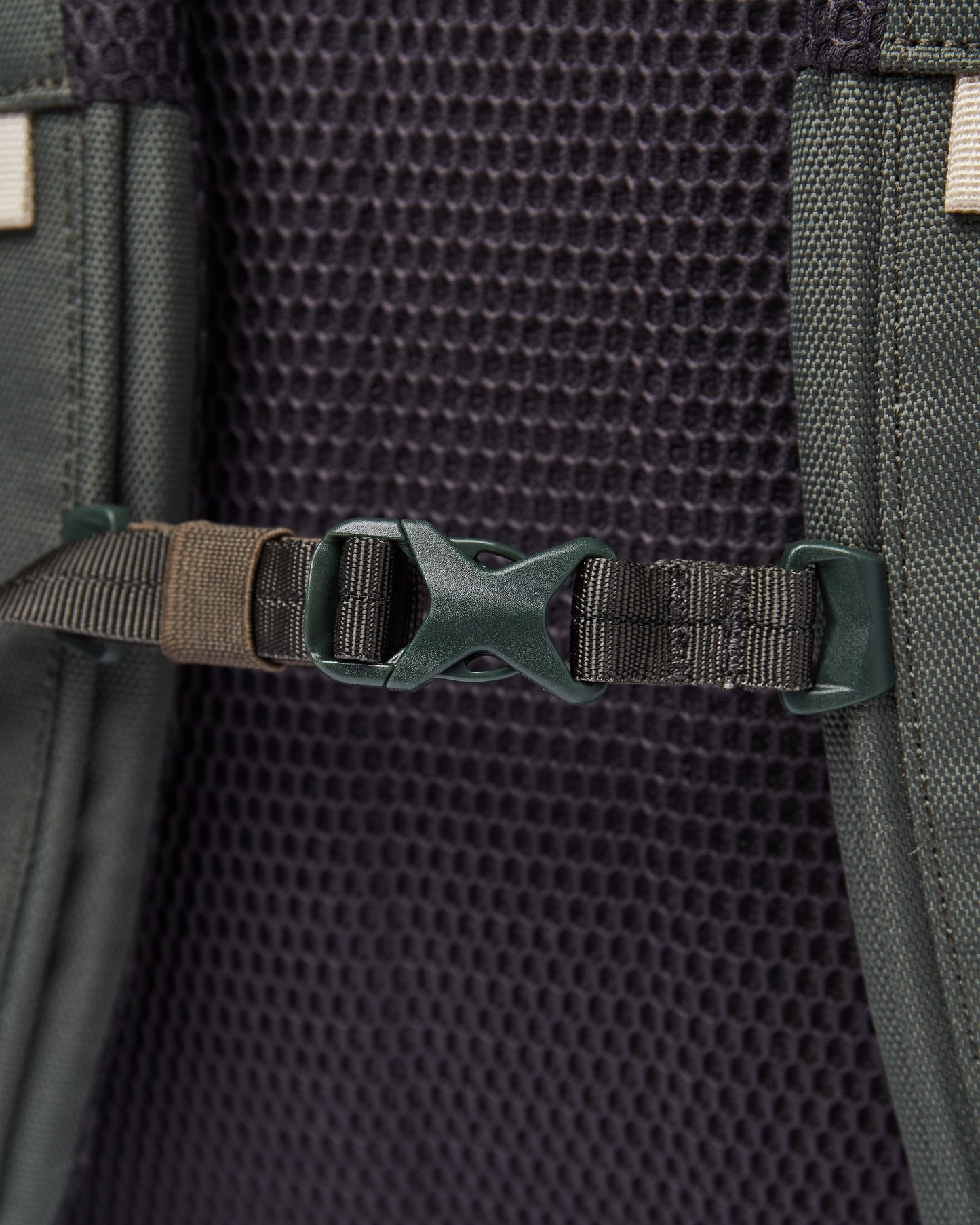 Sac à dos vegan rolltop vert en matière recyclée - arvid multi green